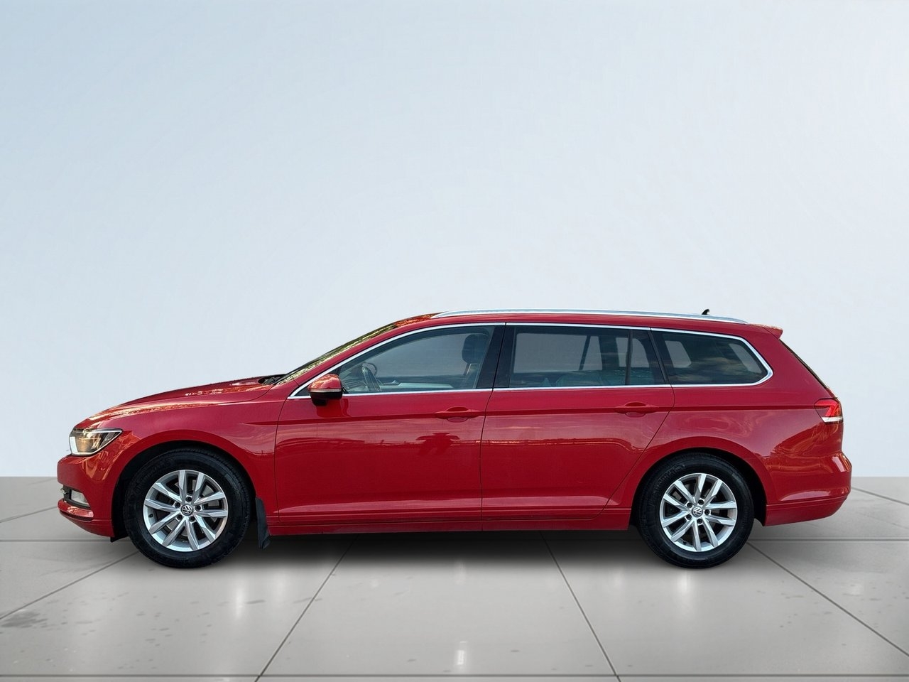 Volkswagen Passat 2019, bild 4/10