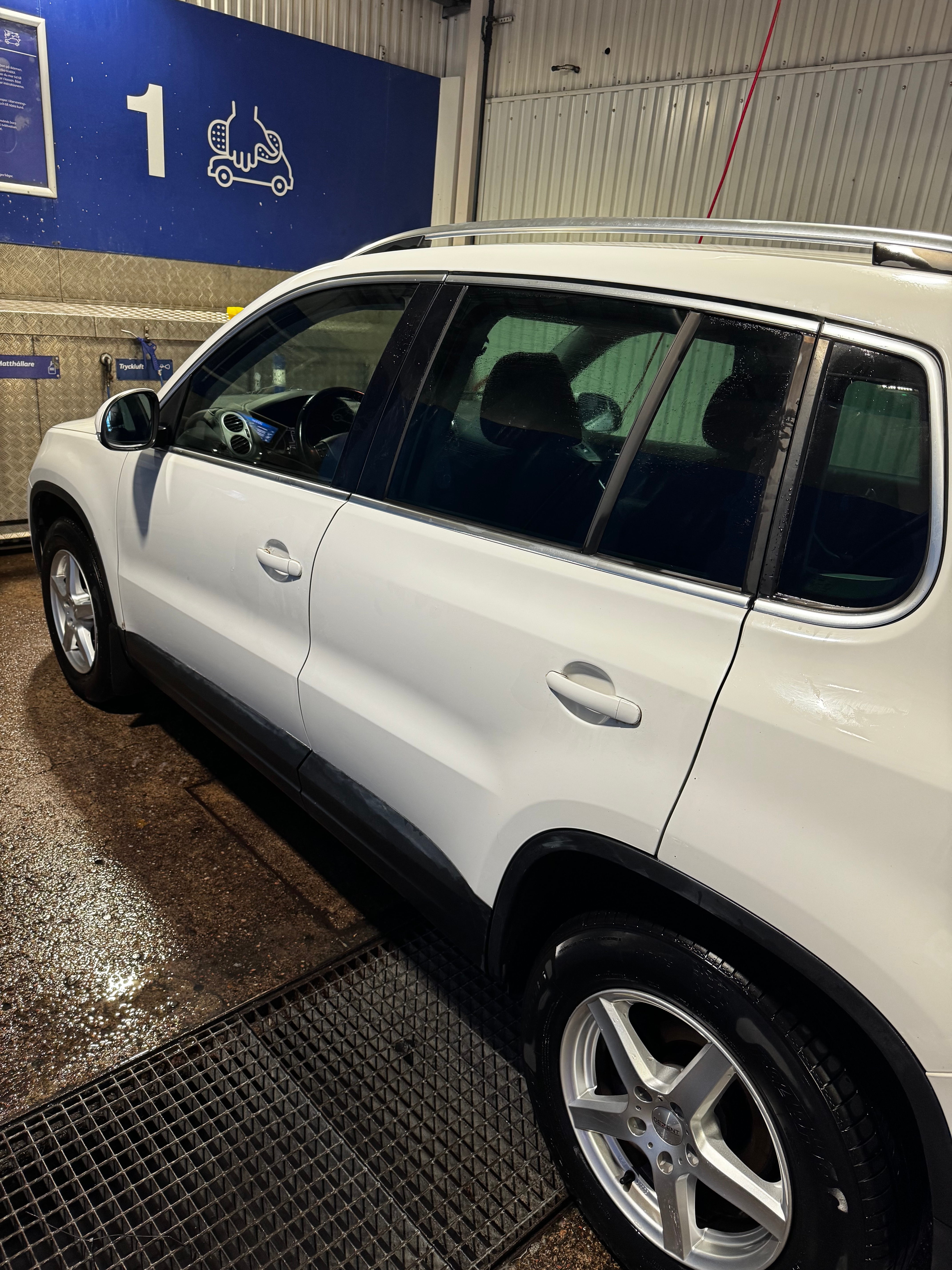 Volkswagen Tiguan 2010, photo 5/10