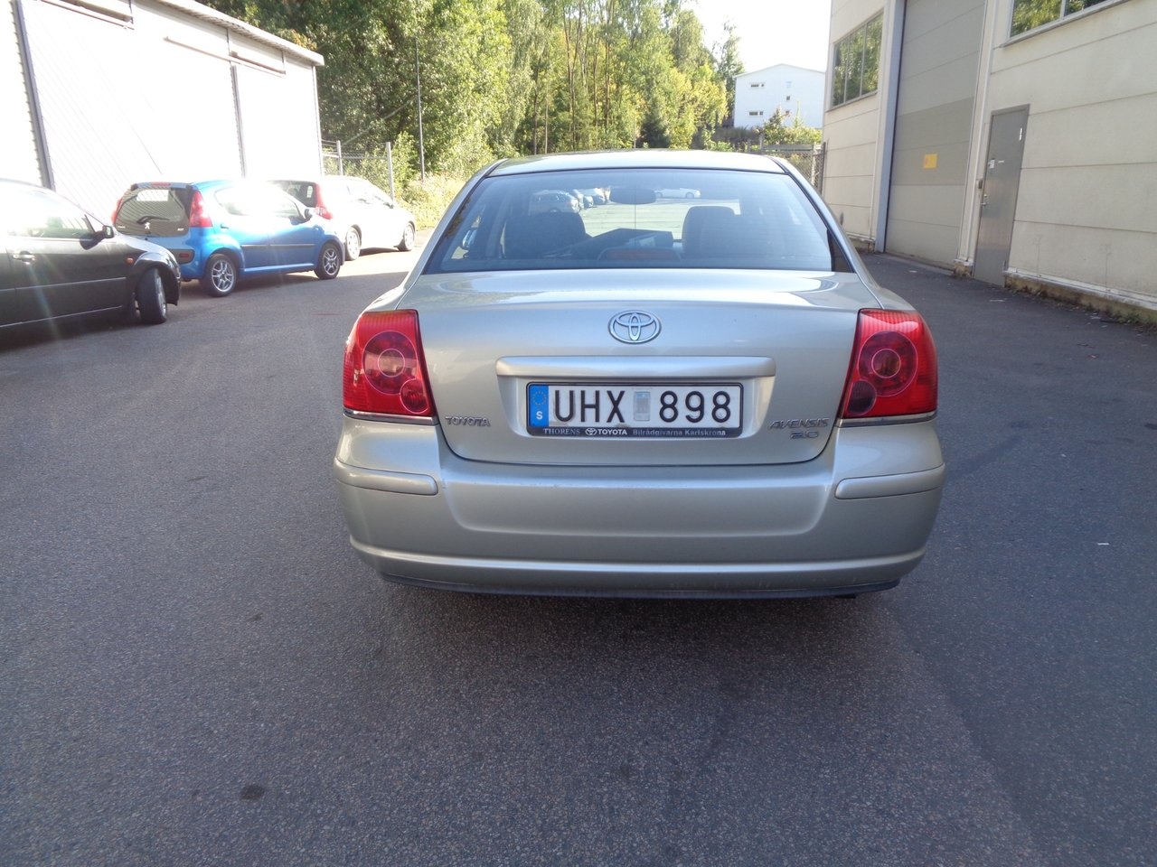 Toyota Avensis Sedan 2.0 VVT-i 2004, bild 6/9