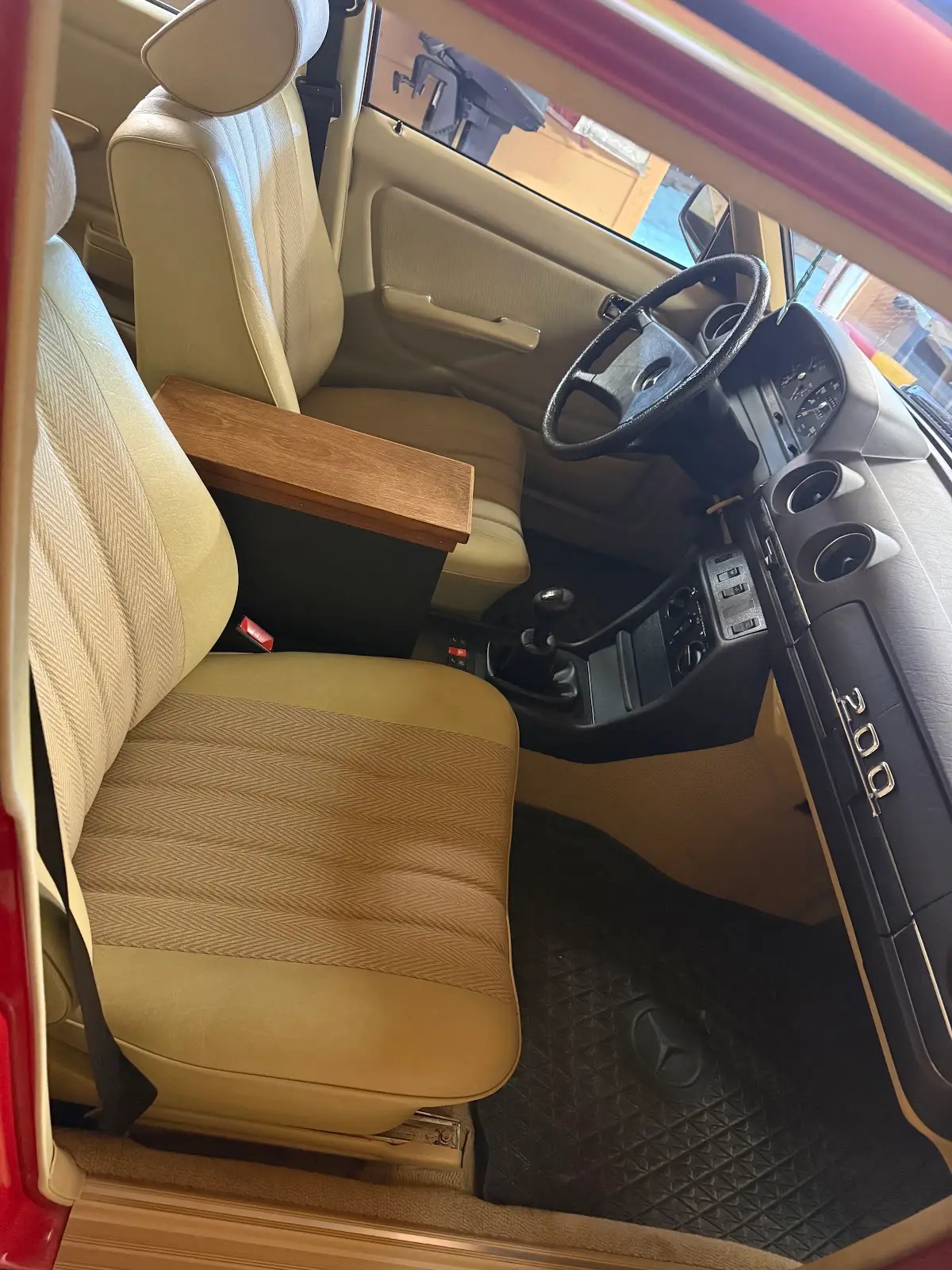 Mercedes-Benz 200 Manuell 1982, bild 4/10