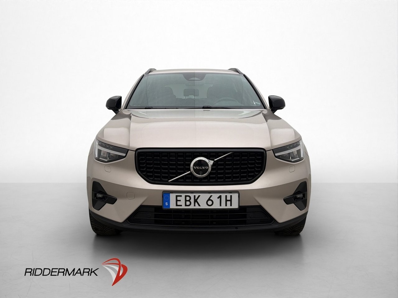 Volvo XC40 B4 197hk Plus Dark 2024, bild 2/36