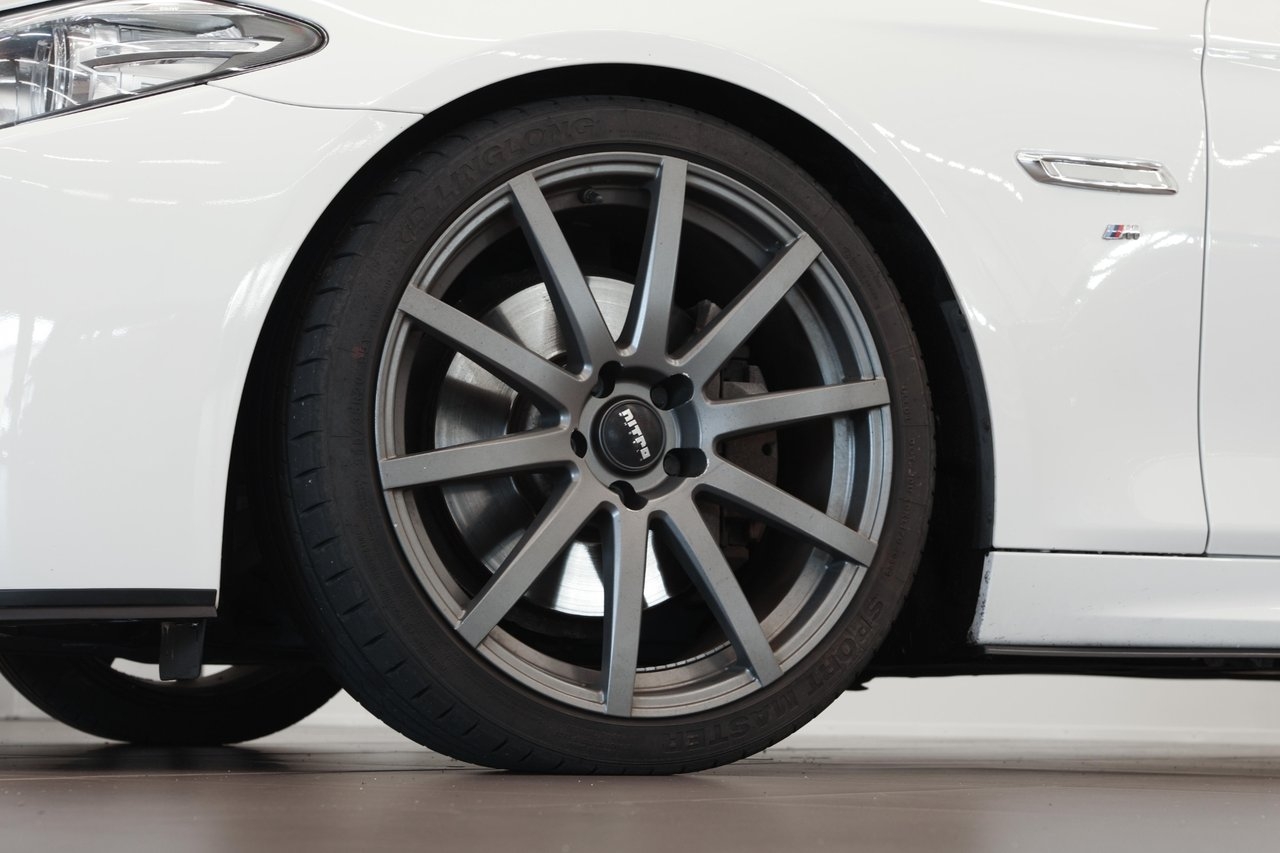 BMW 530 d M-Sport xDrive Sedan 2015, bild 7/10