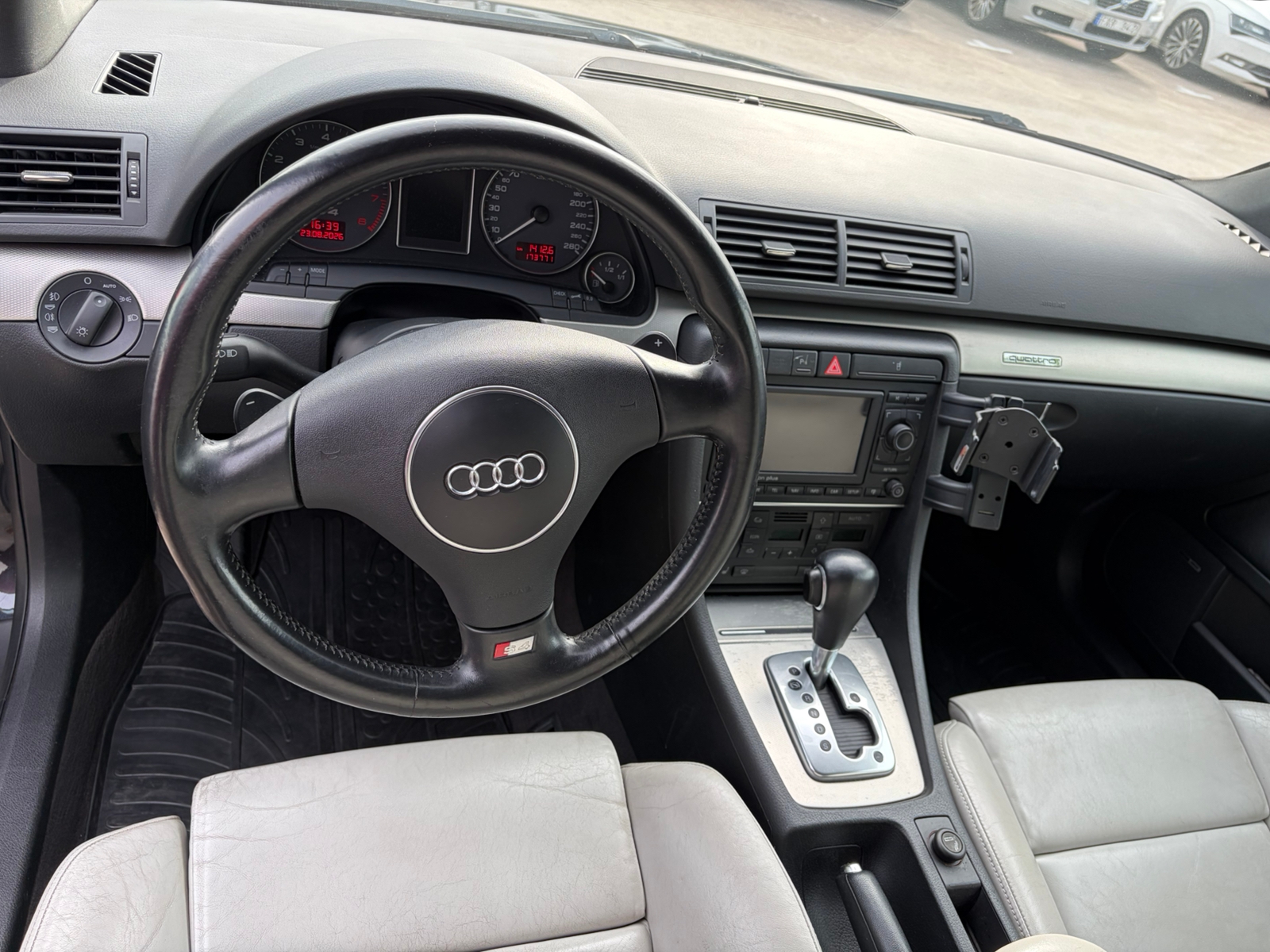 Audi S4 Sedan 4.2 V8 quattro TipTronic 2004, kuva 6/10