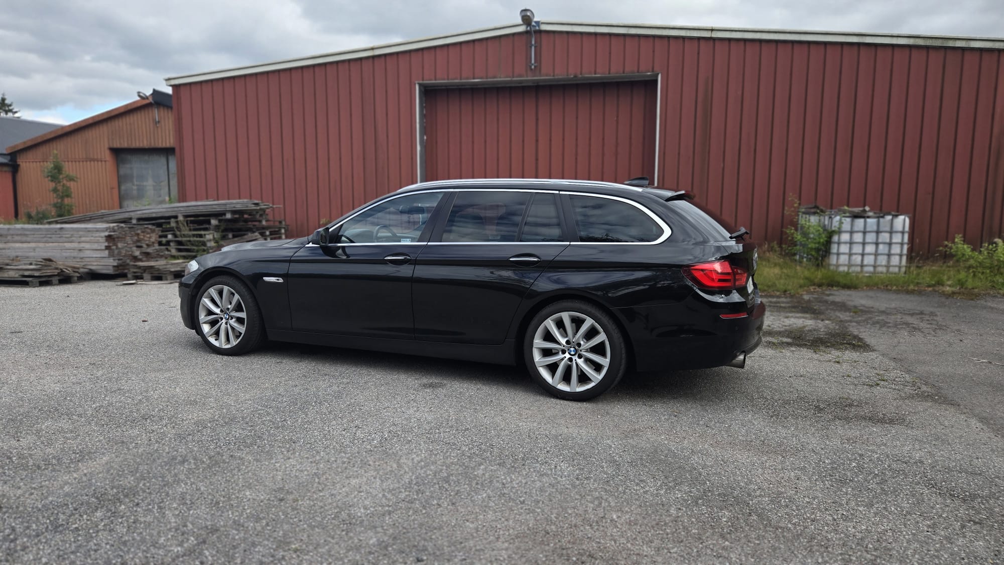 BMW 535 i Touring Steptronic 2011, kuva 2/9