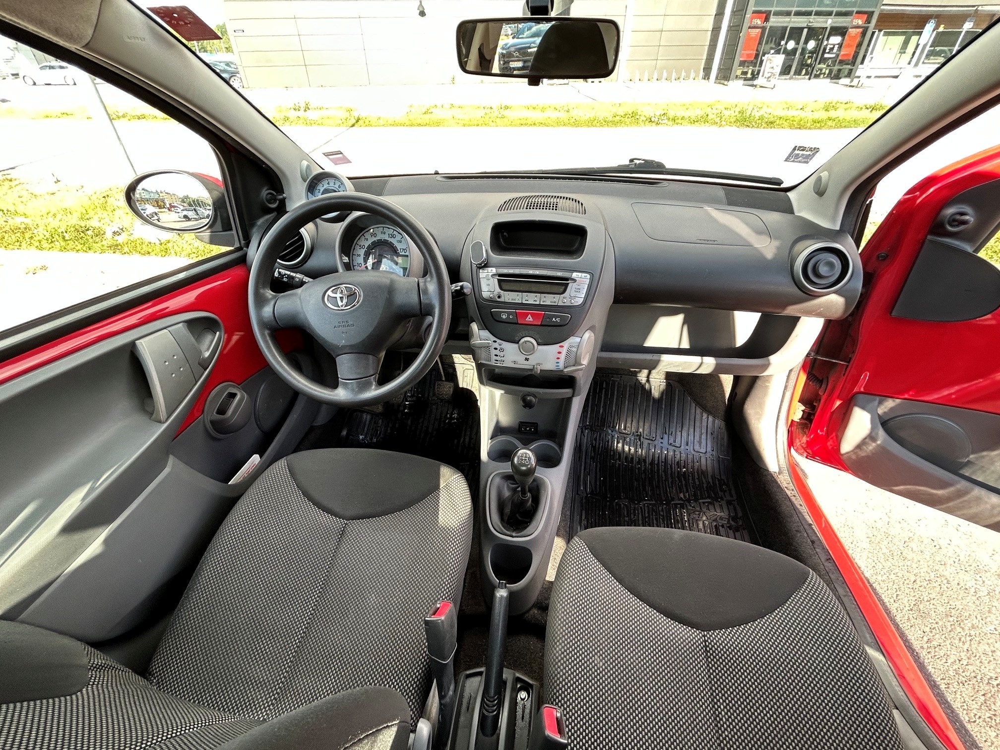 Toyota Aygo 5-dörrar 1.0 VVT-i Manuell 2010, bild 5/5