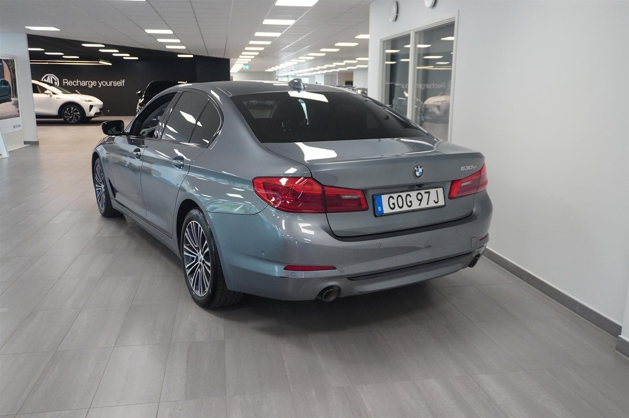 BMW 530 2020, photo 6/10