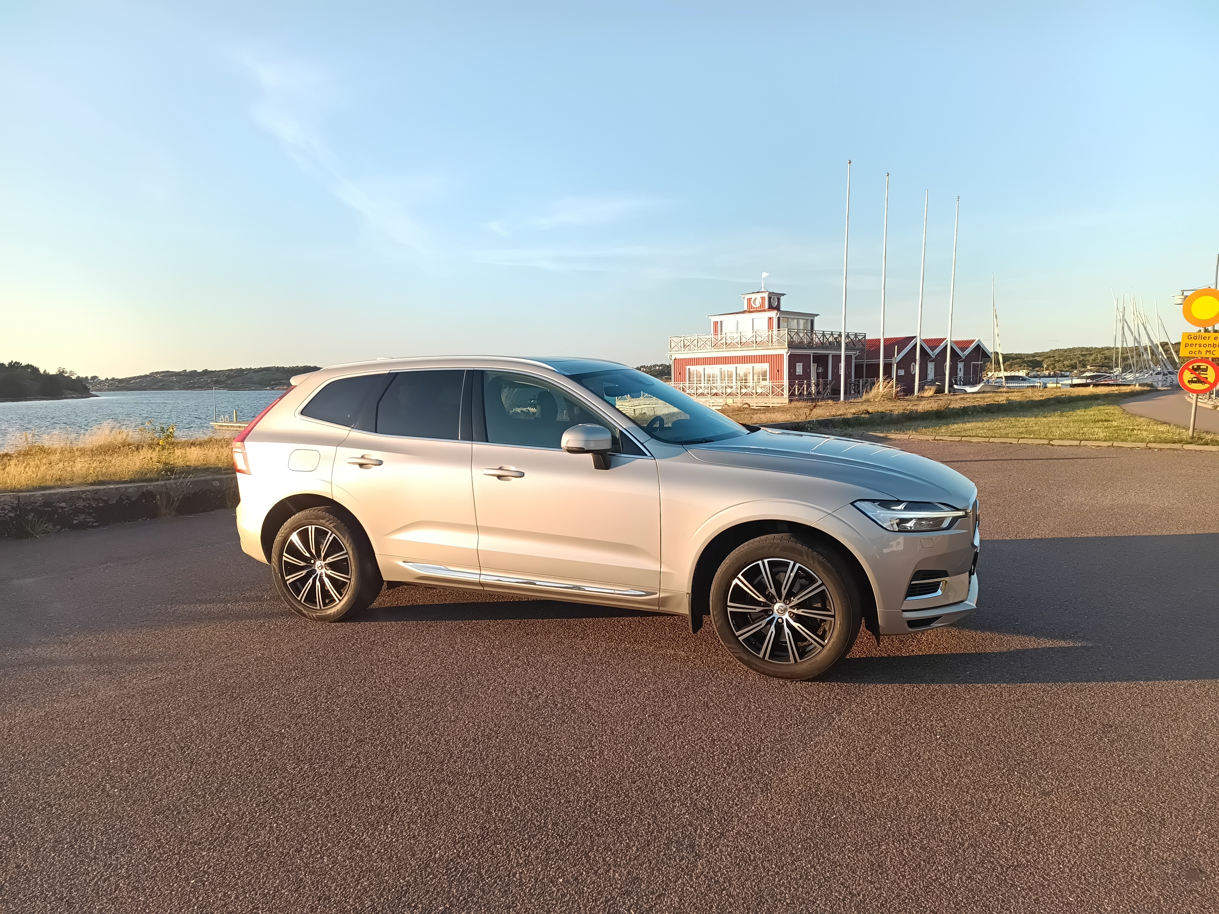 Volvo XC60 T8 Twin Engine AWD Geartronic 2020, bild 2/9