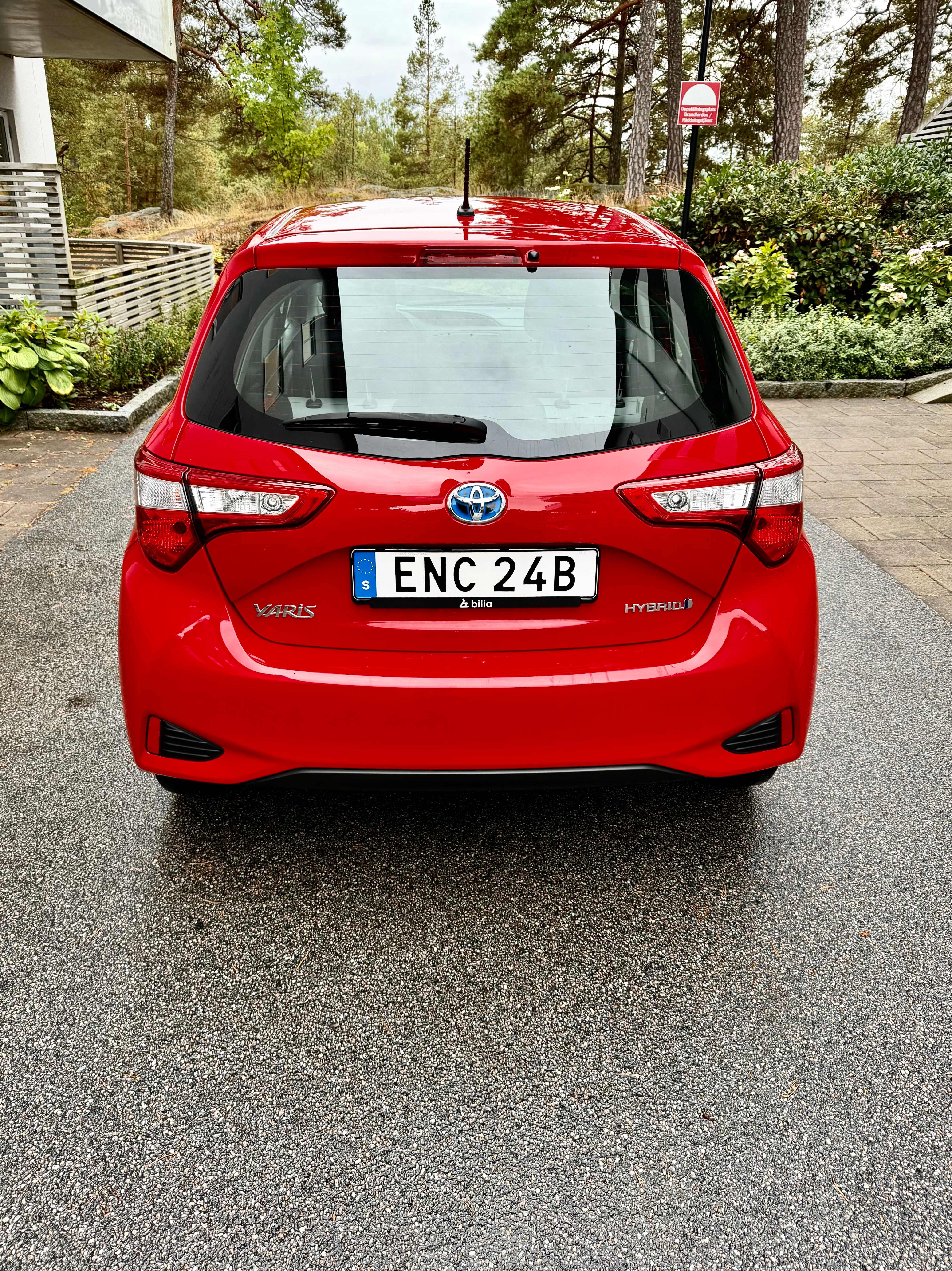 Toyota Yaris Hybrid e-CVT 2020, bild 4/10