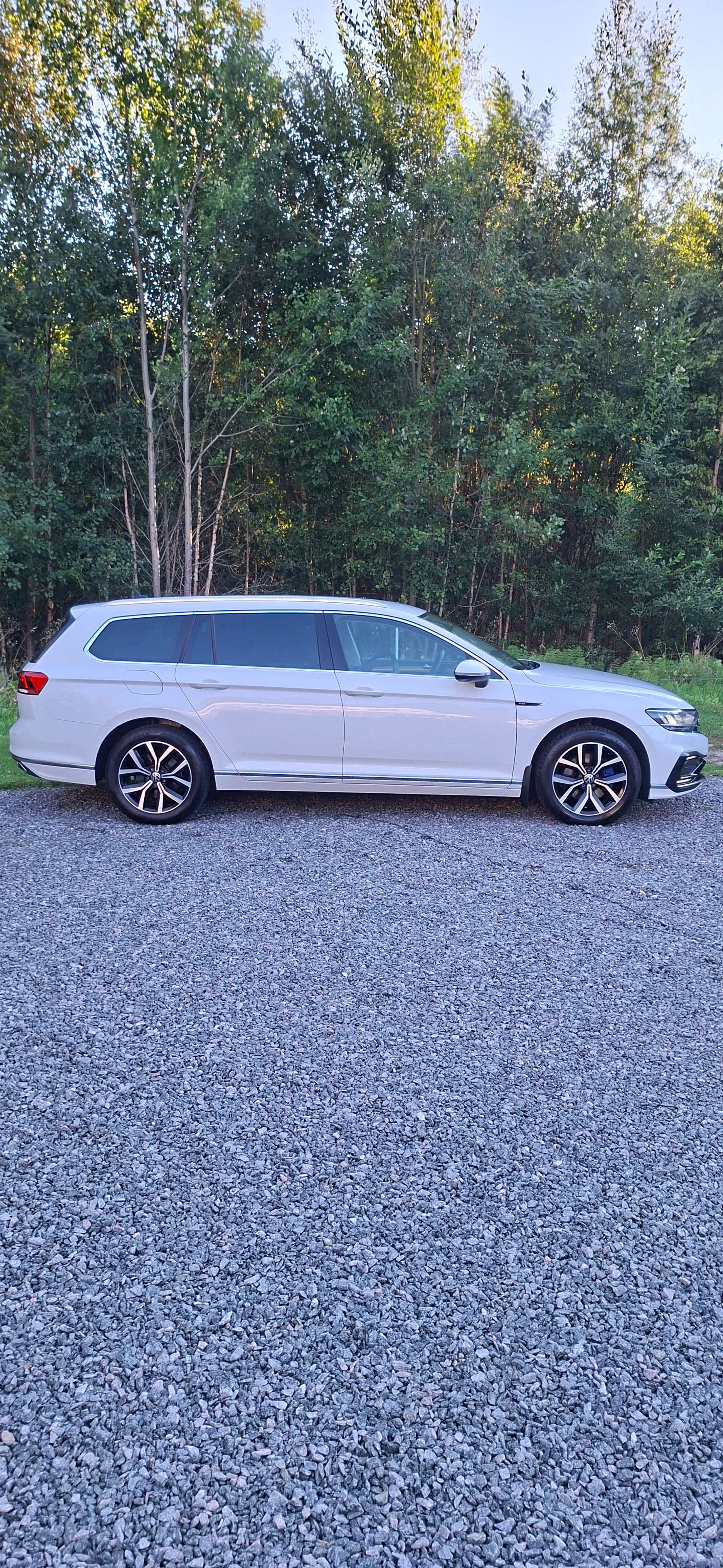 Volkswagen Passat 2021, photo 3/10