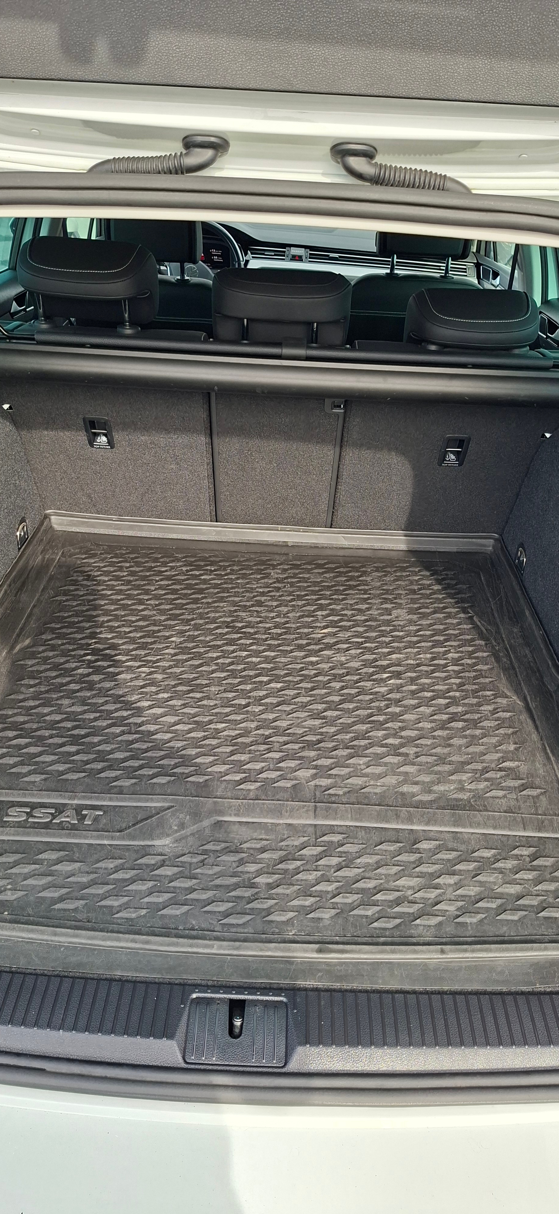 Volkswagen Passat 2021, photo 7/10