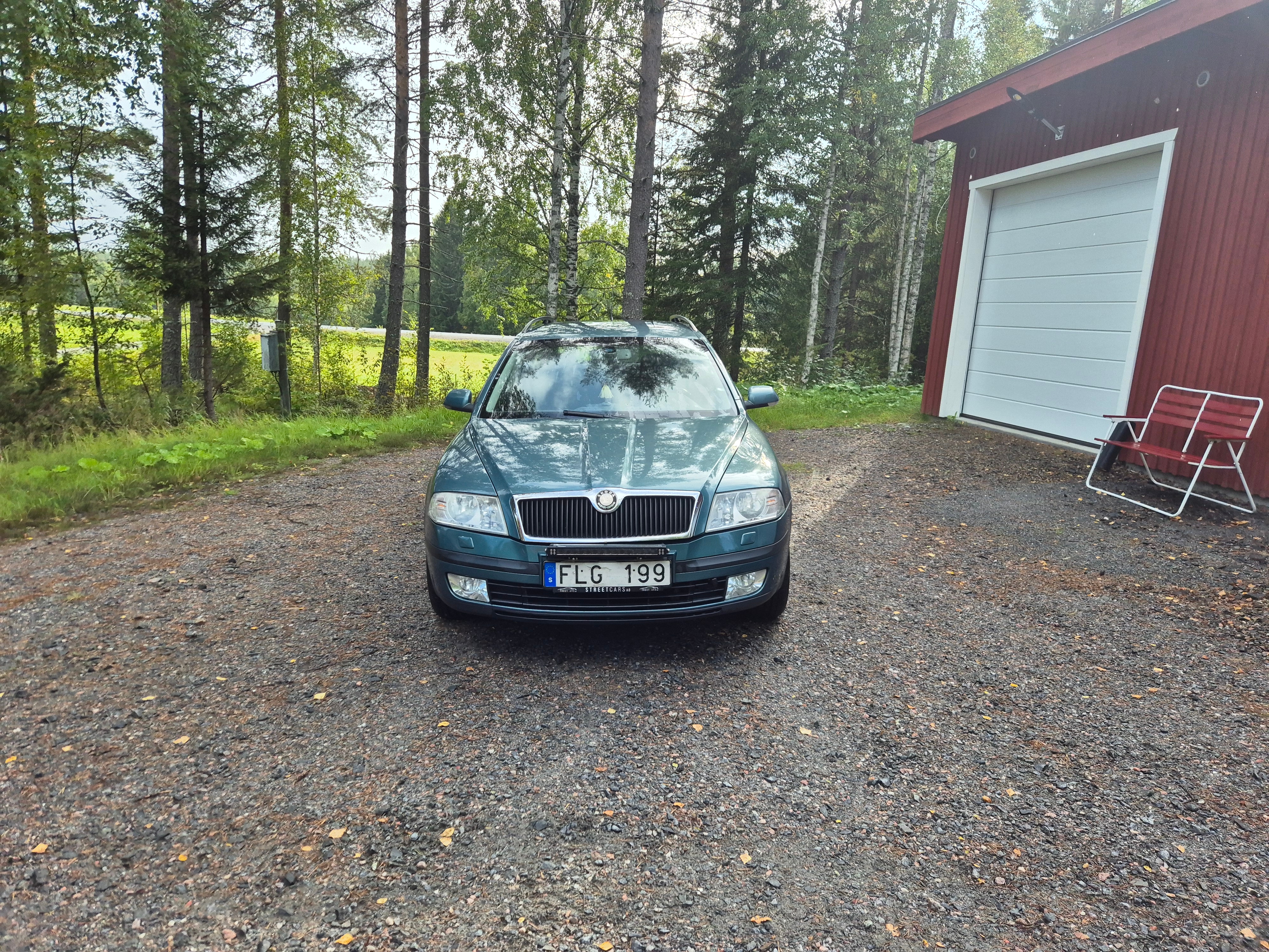 Skoda Octavia Kombi 2.0 FSI Manuell 2007, bild 2/7