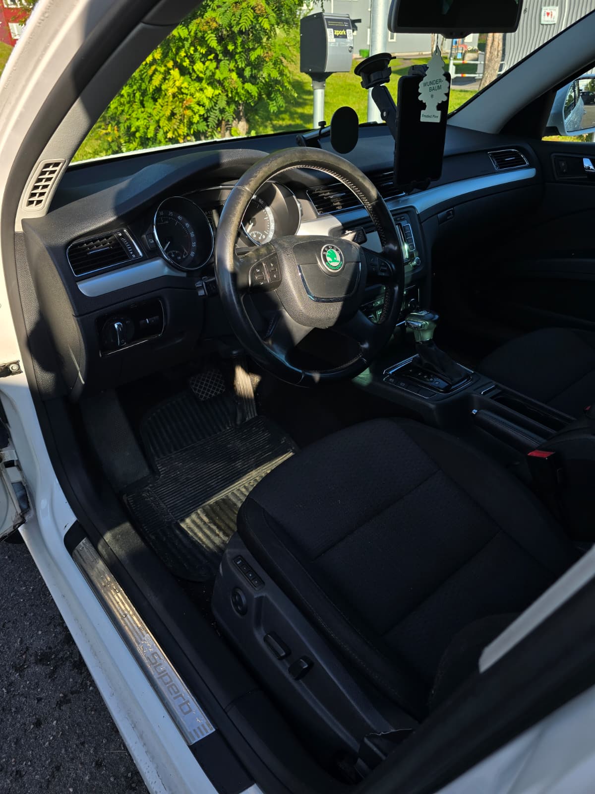 Skoda Superb 2012, kuva 5/7