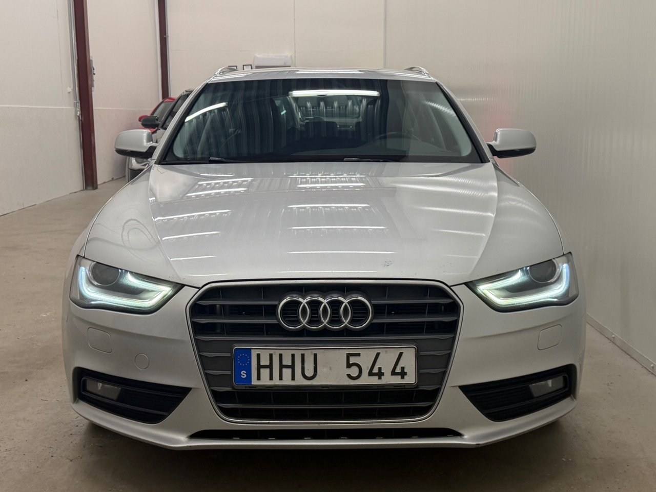 Audi A4 Avant 2.0 TDI 2013, photo 3/5