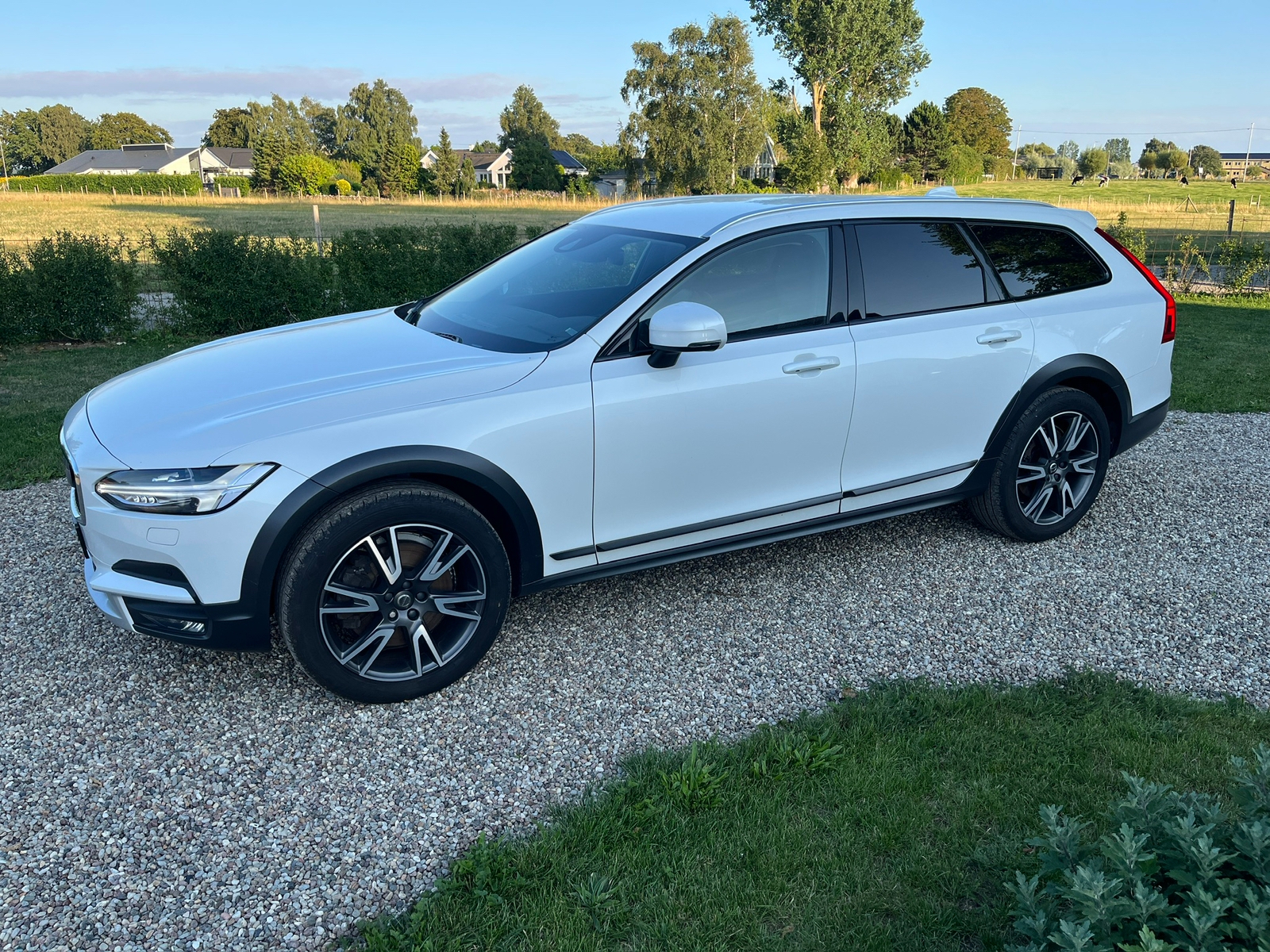 Volvo V90 Cross Country 2019, kuva 2/9