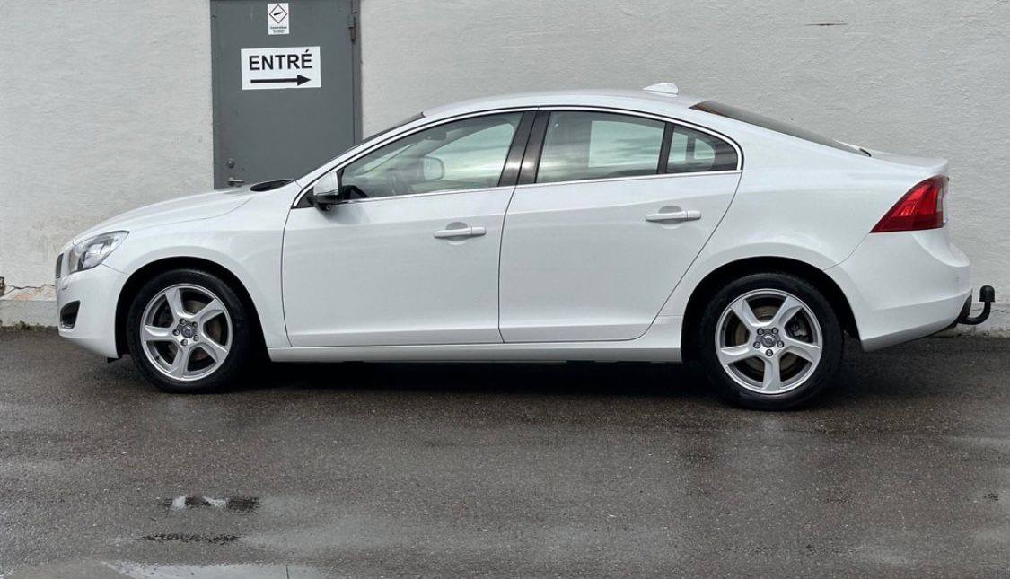 Volvo S60 D5 Geartronic 2011, photo 4/10