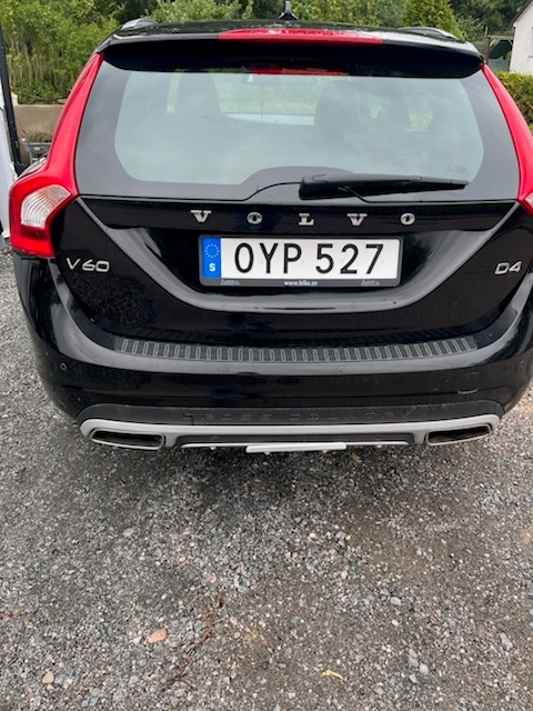 Volvo V60 Cross Country D4 Geartronic 2016, photo 2/5