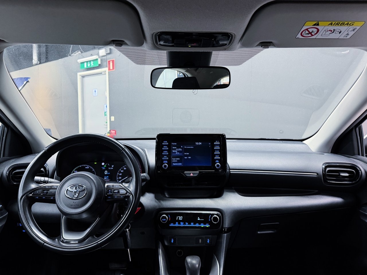 Toyota Yaris 2020, bild 2/16