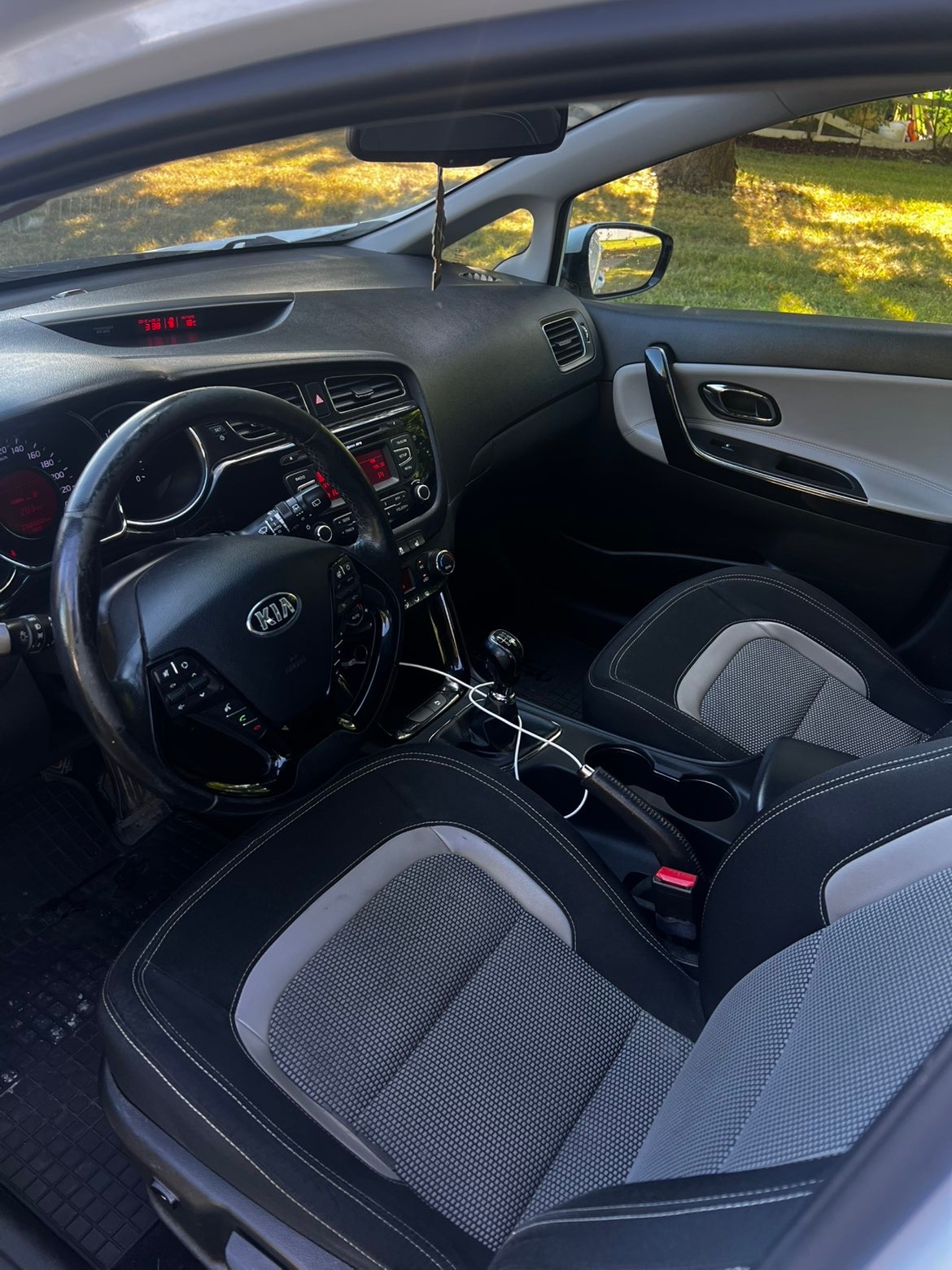 Kia Ceed _sw 1.6 CRDi Manuell 2013, bild 5/6