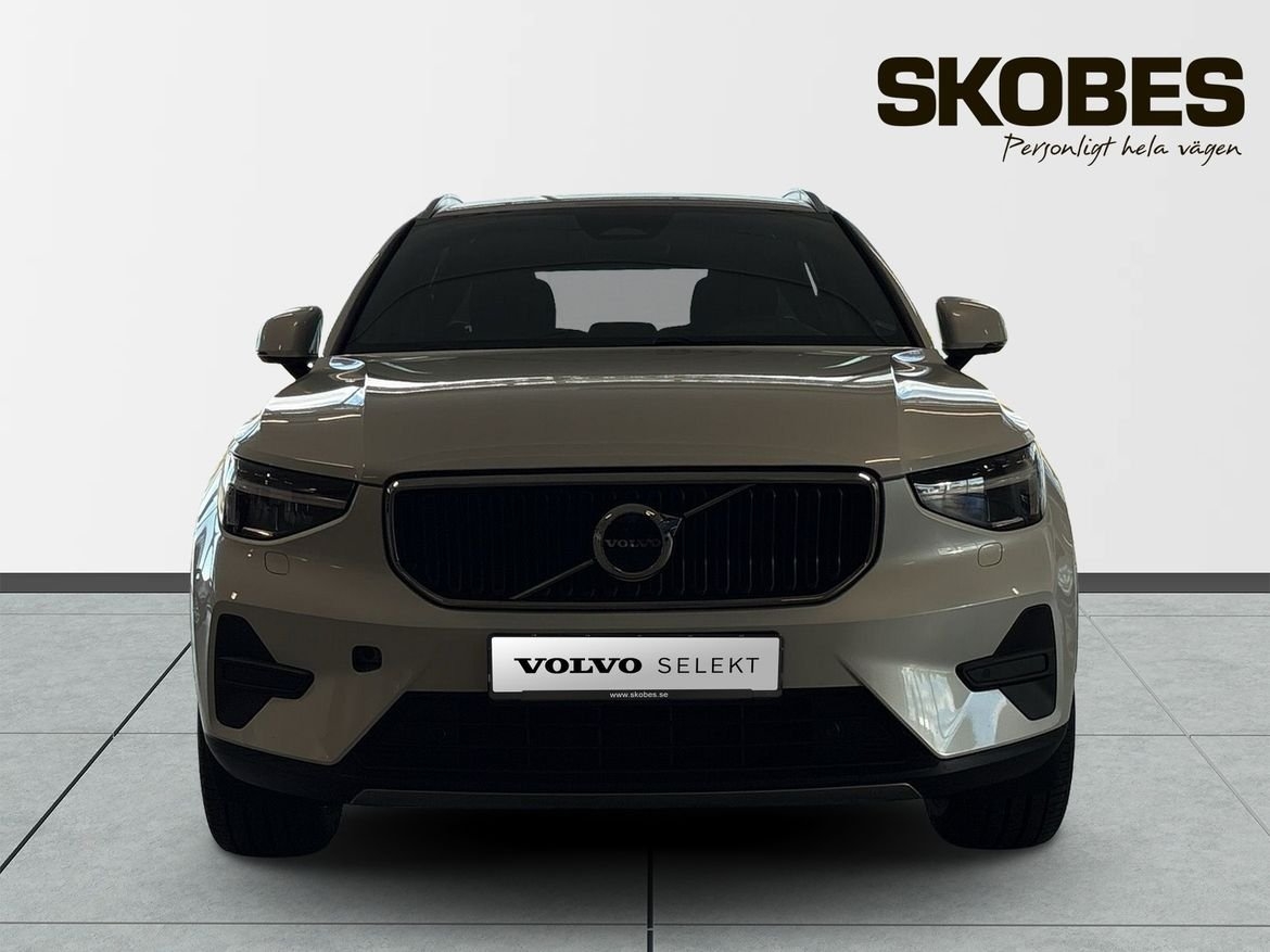 Volvo XC40 B4 FWD Bensin Core 2025, bild 2/20