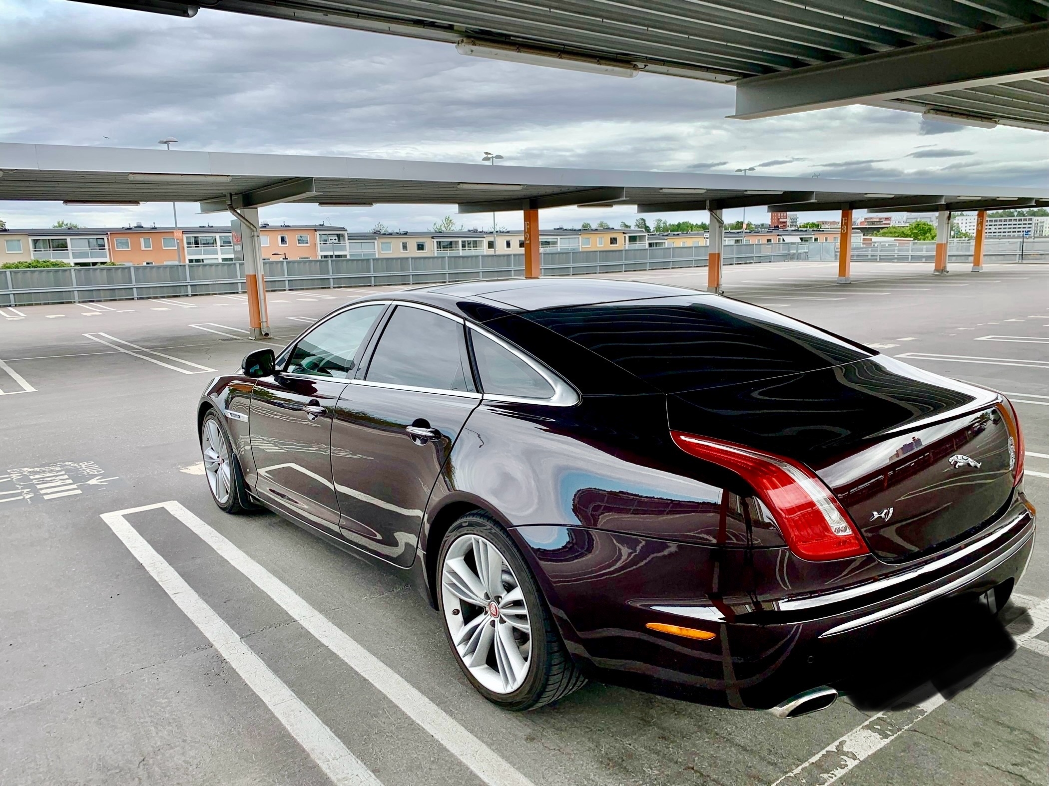 Jaguar XJ