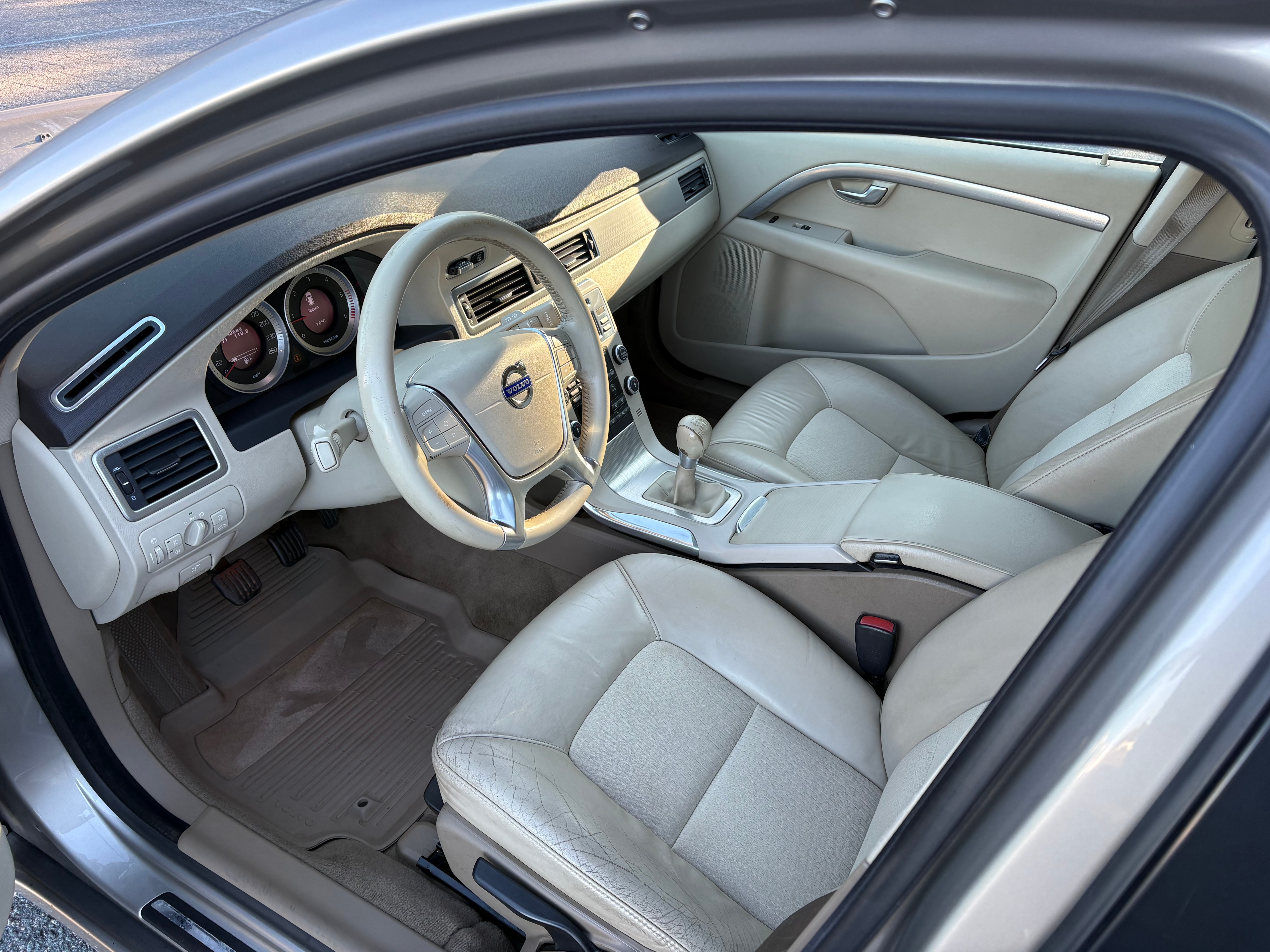 Volvo V70 D3 Manuell 2011, bild 5/10