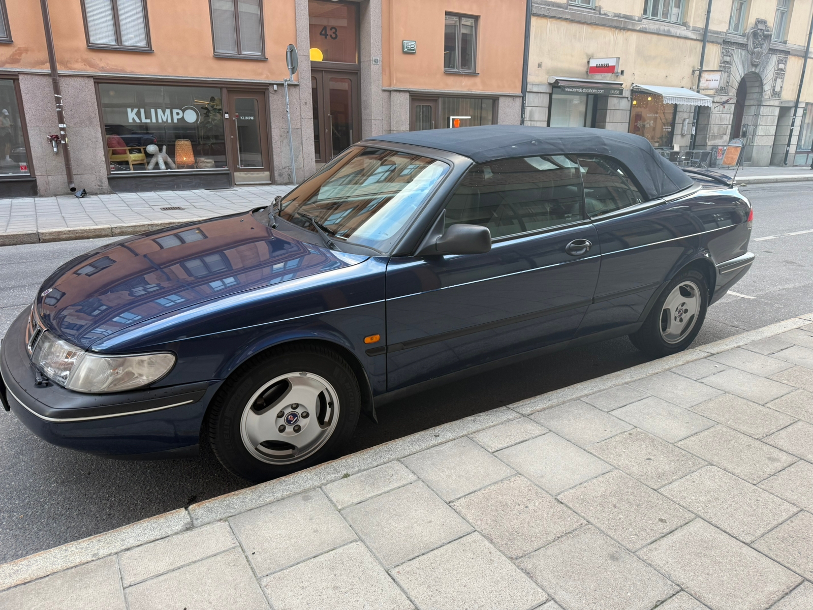 Saab 900