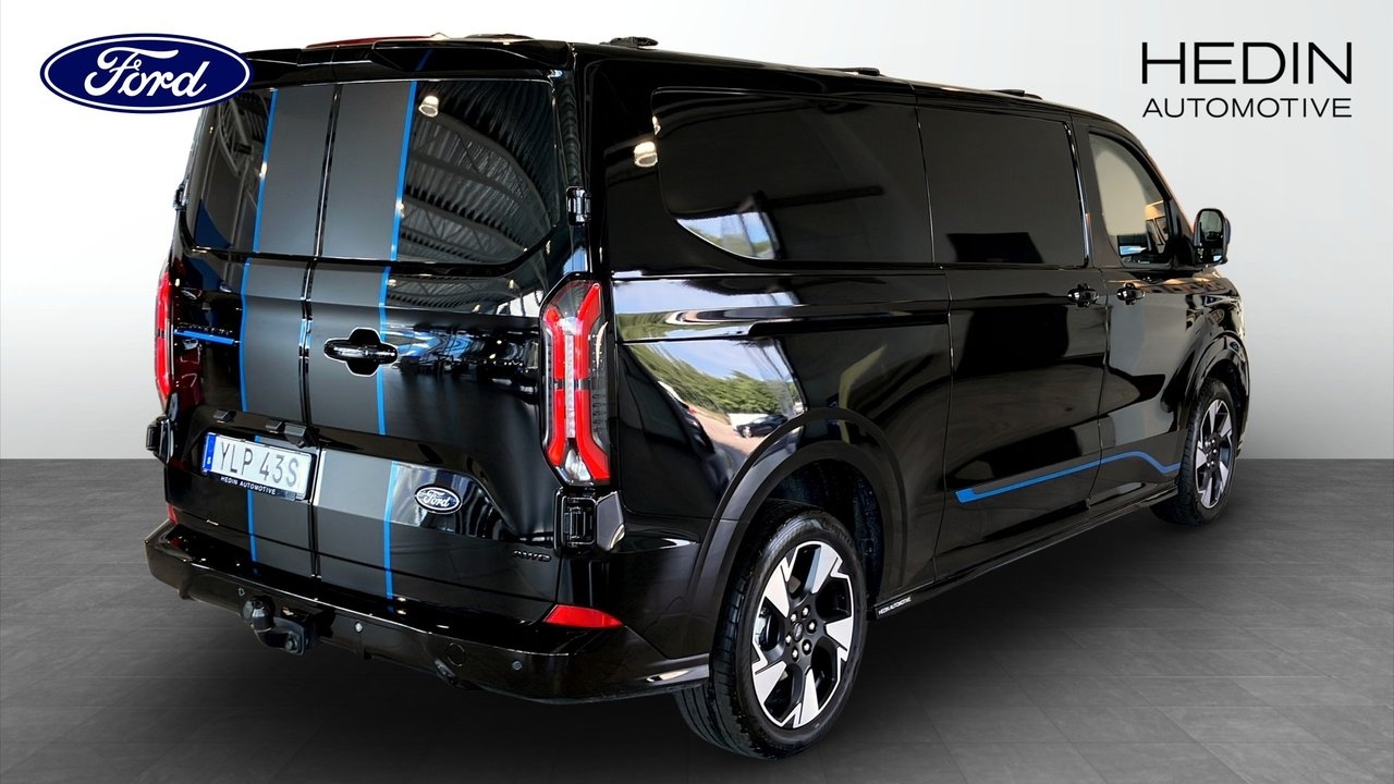 Ford E-Custom Sports van 2026, bild 2/10