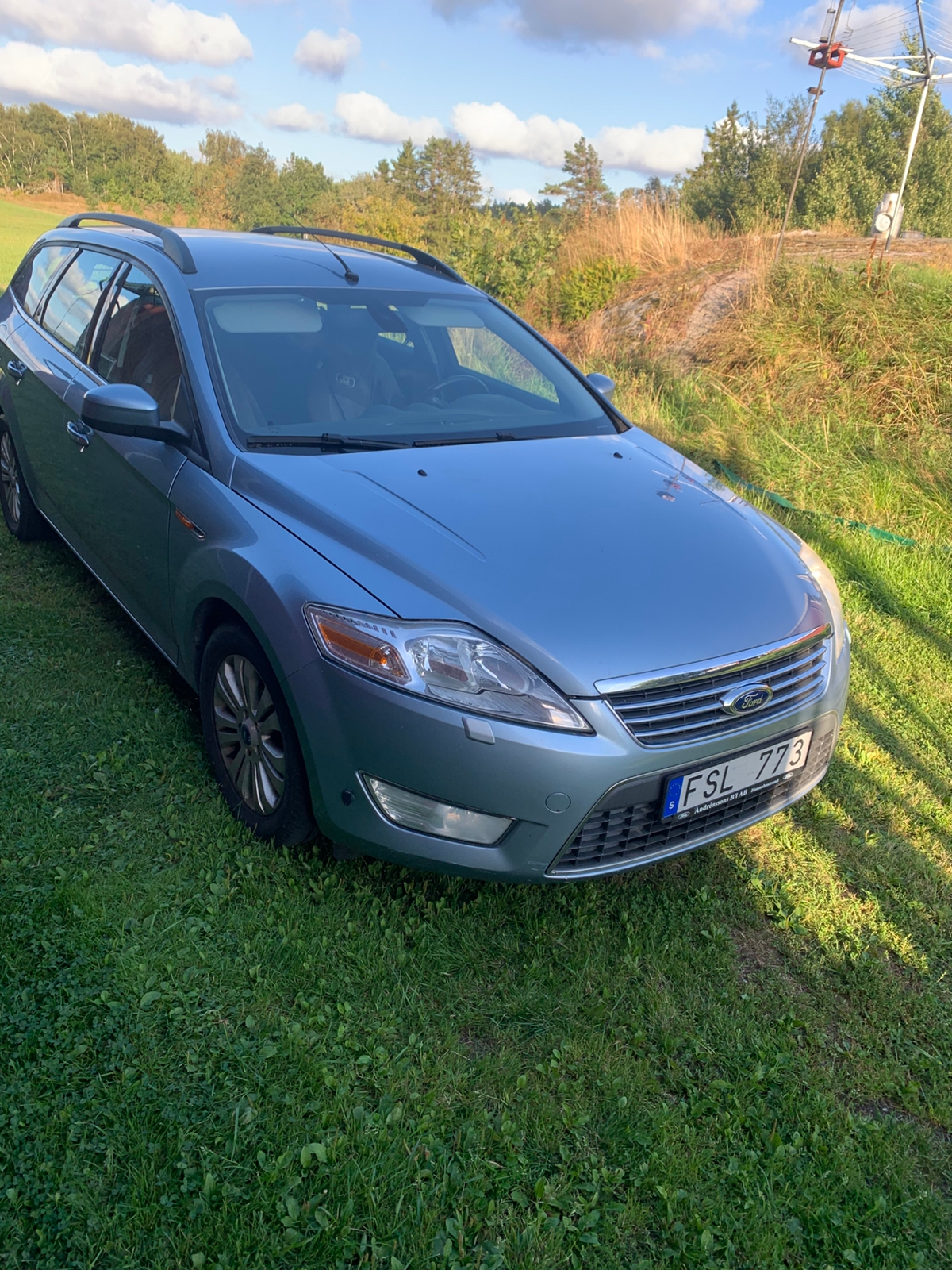 Ford Mondeo Kombi 2.0 TDCi Manuell 2007, bild 2/5