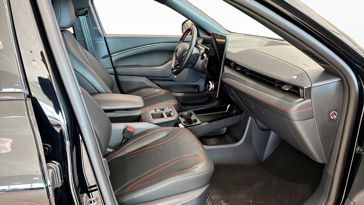 Ford Mustang Mach-E 2025, bild 3/10