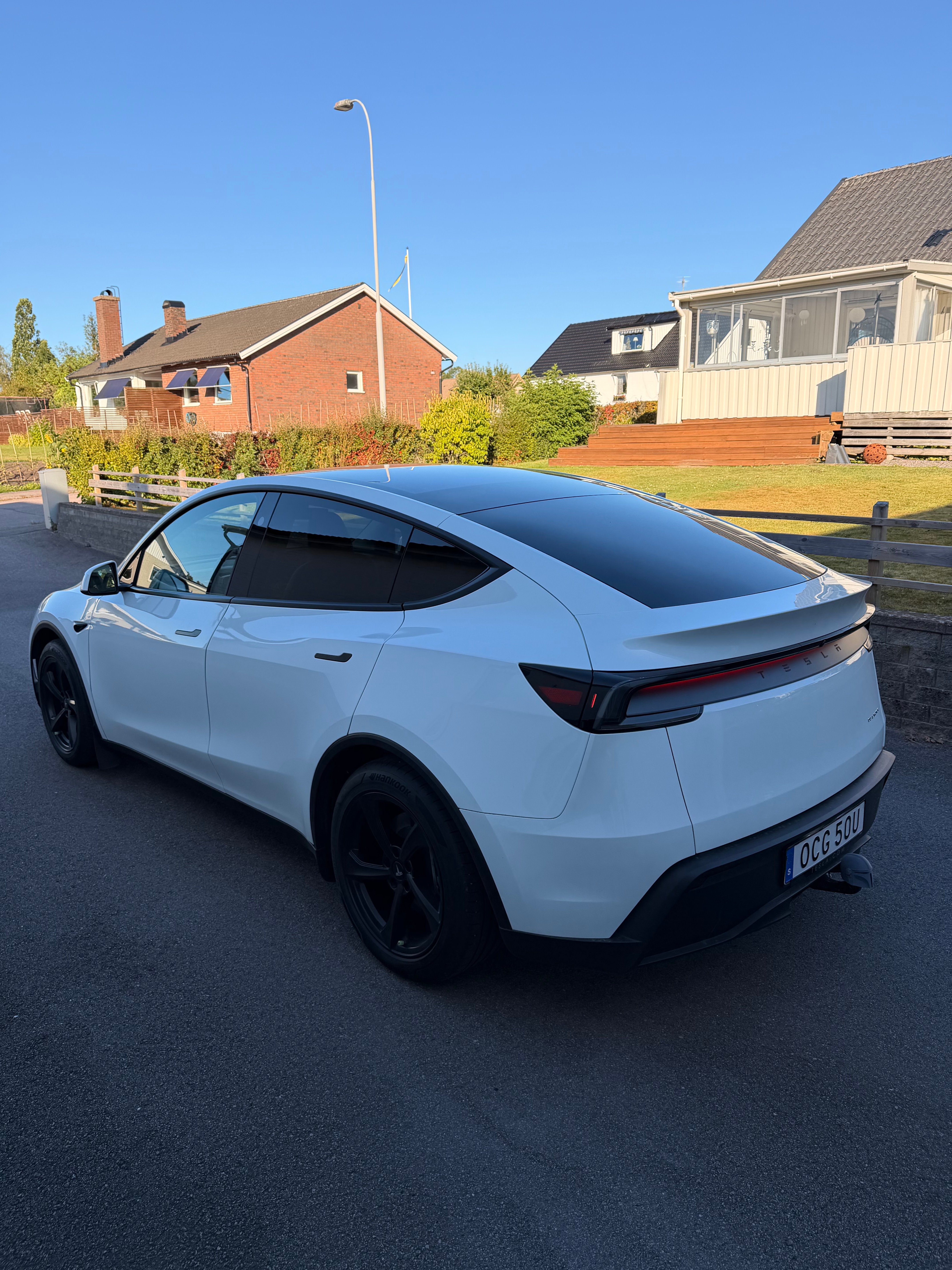 Tesla Model Y Long Range AWD 2025, bild 4/6