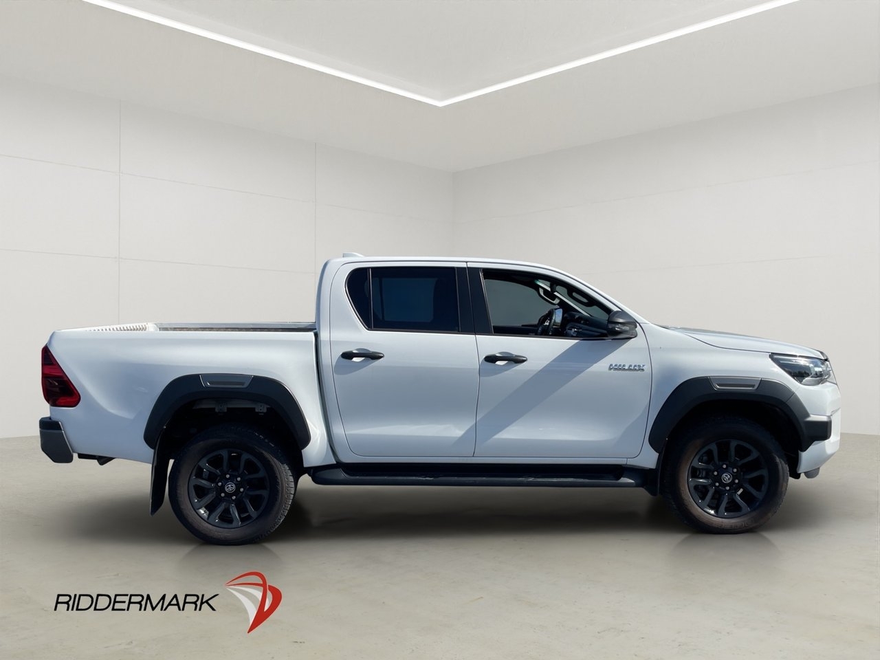 Toyota HiLux 2024, kuva 2/32