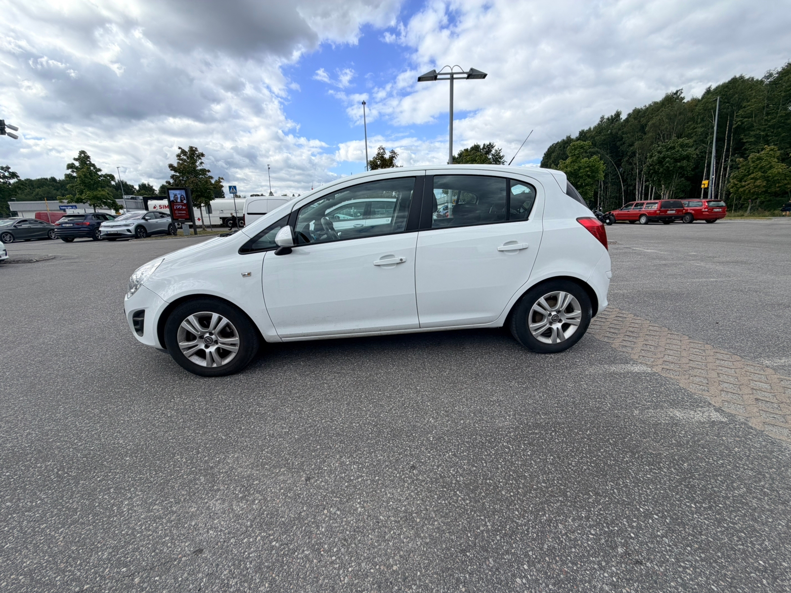 Opel Corsa 2011, photo 3/6
