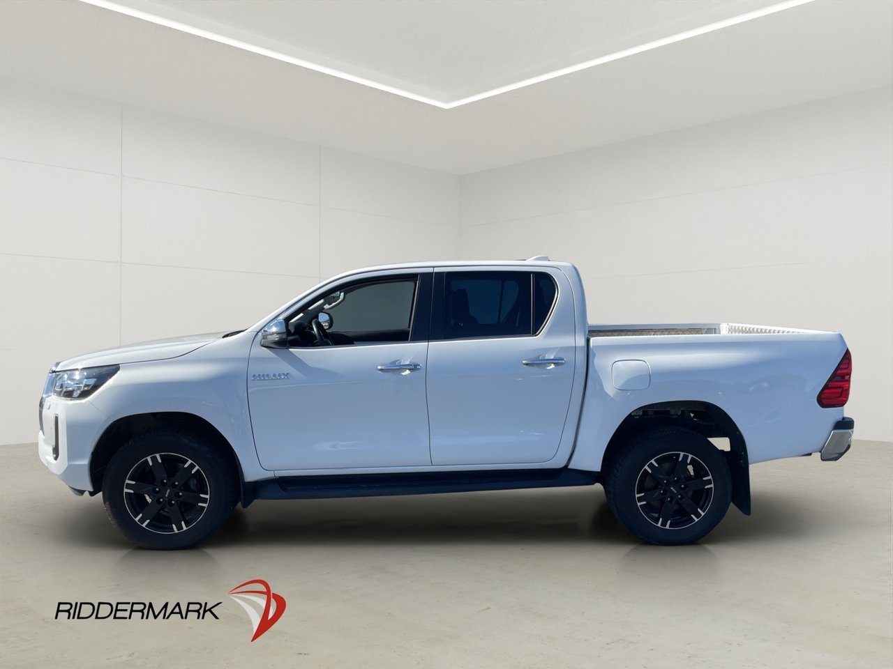 Toyota HiLux 2.4 AWD M/K-Värm Drag Diff 2024, bild 6/35