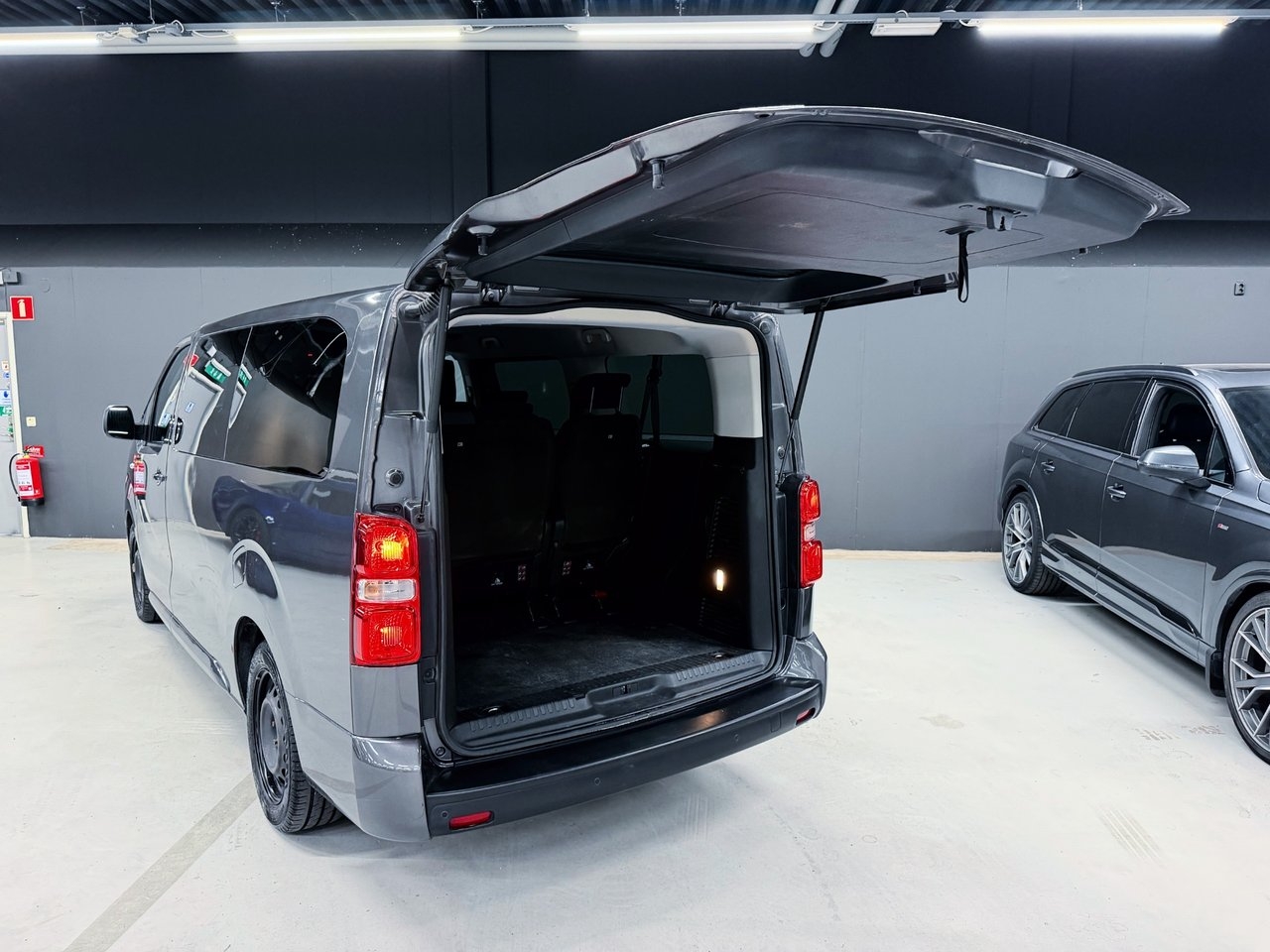 Peugeot Traveller 2021, kuva 7/10