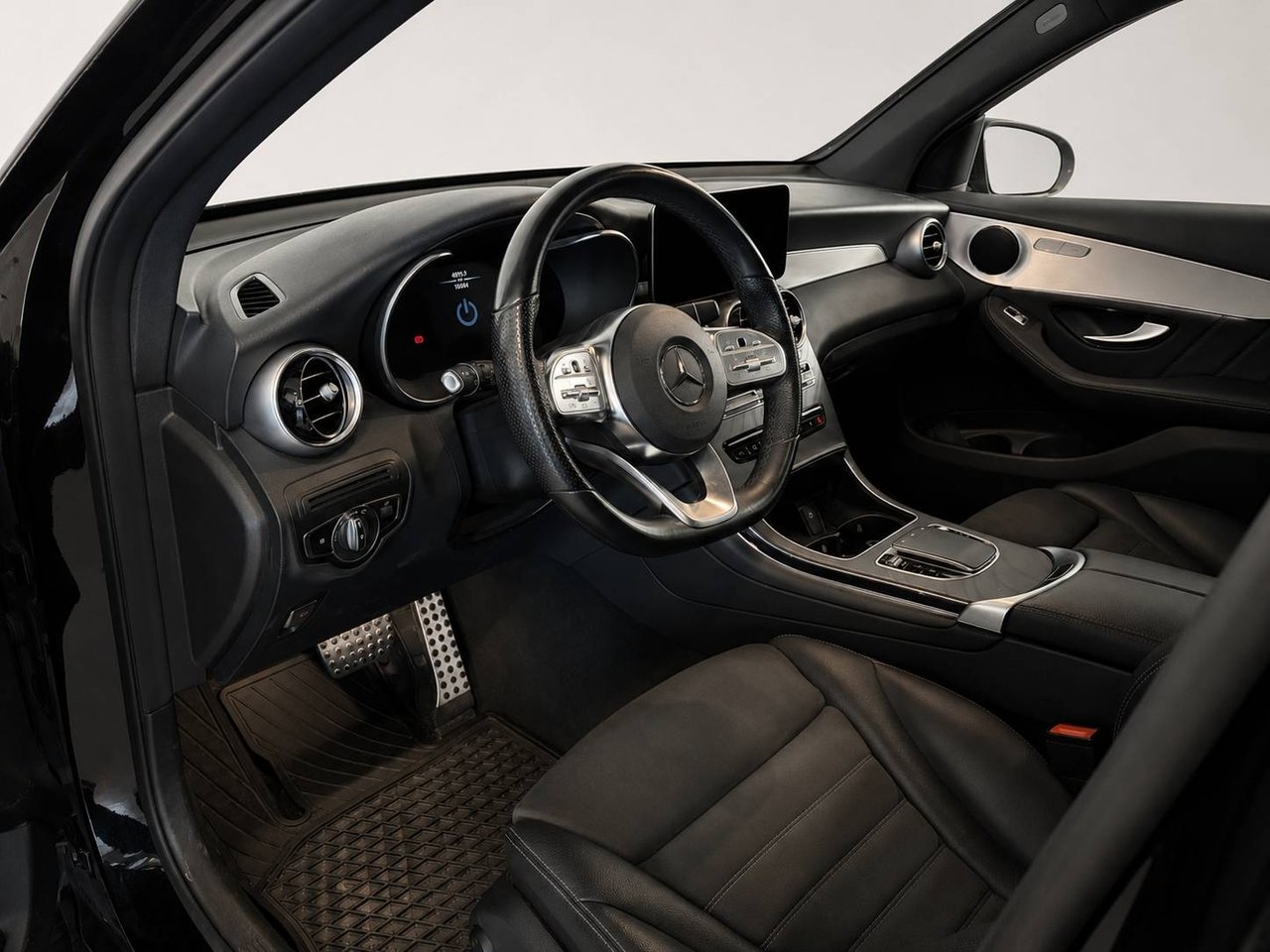 Mercedes-Benz GLC 2021, photo 6/13