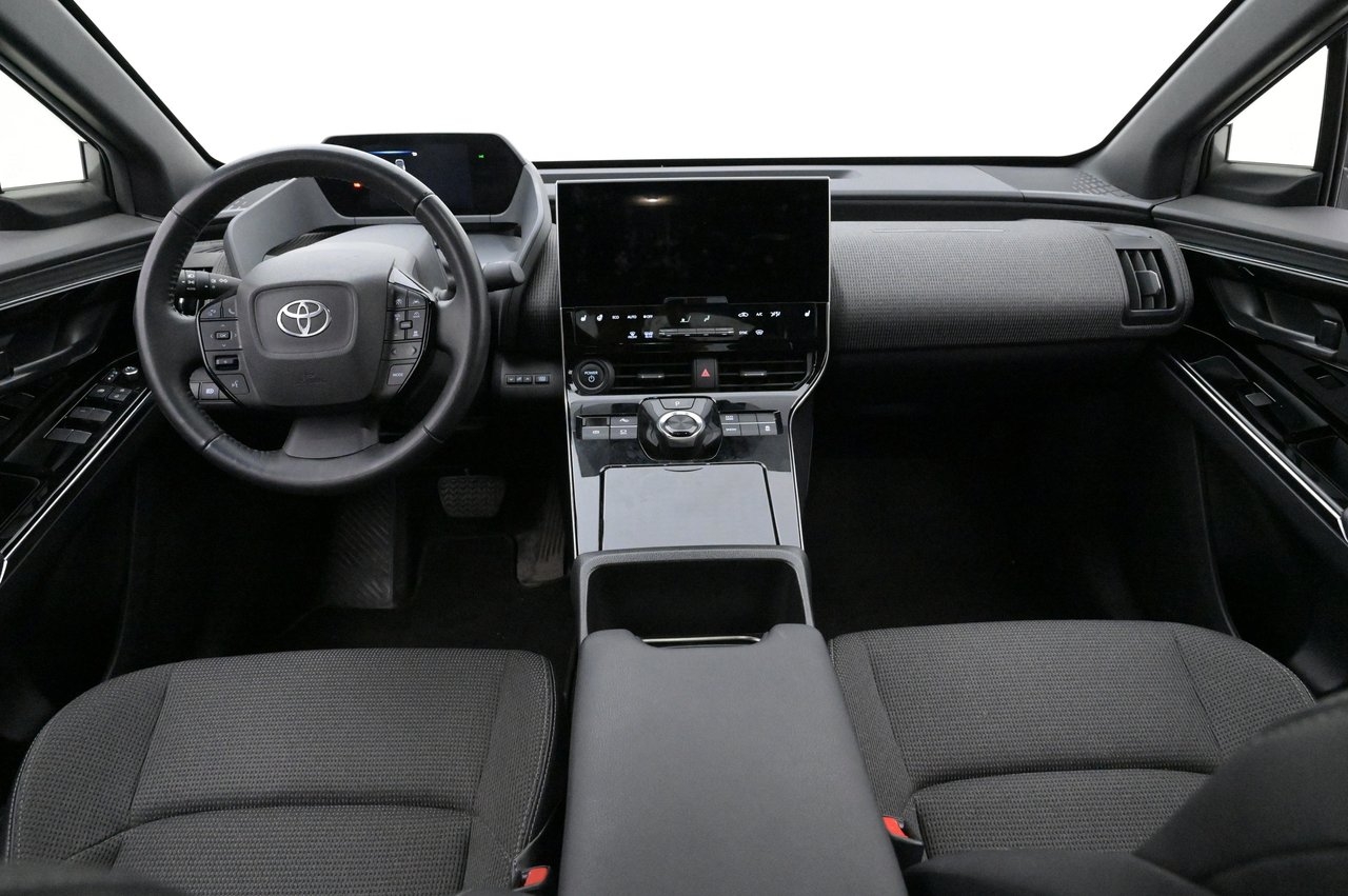 Toyota bZ4X 71.4 kWh Style 2023, kuva 6/10