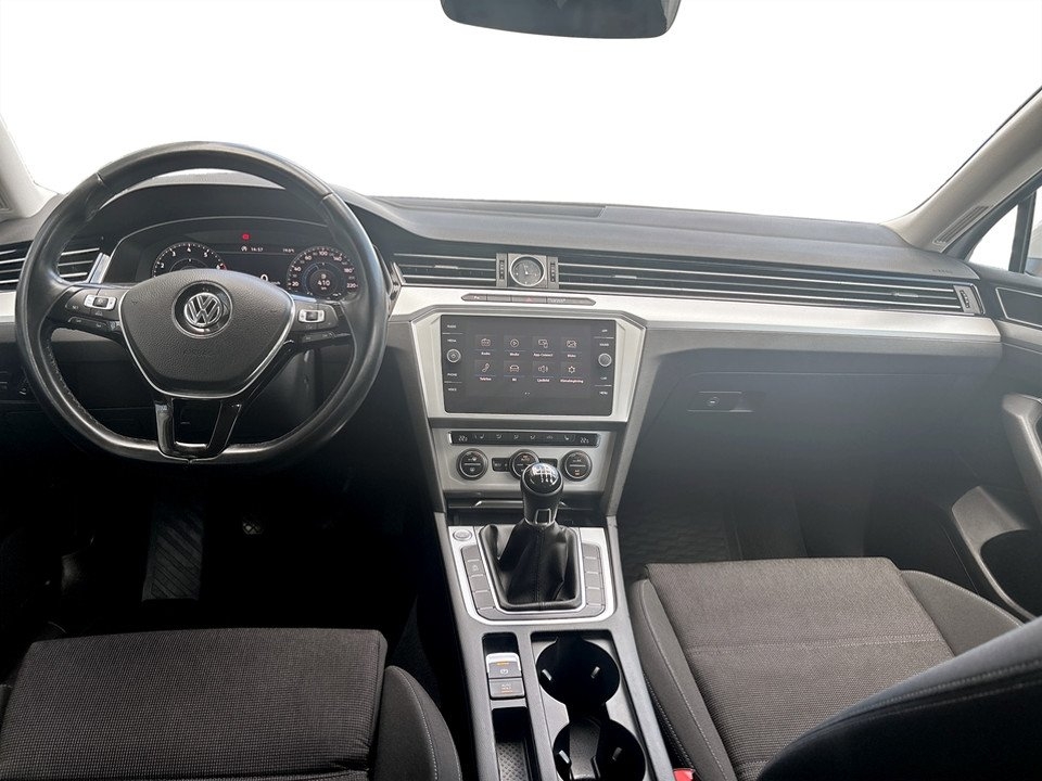 Volkswagen Passat 2018, bild 6/10