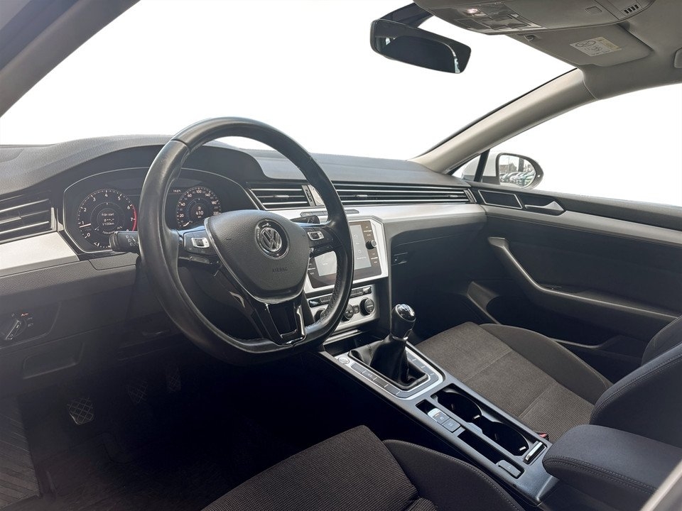 Volkswagen Passat 2018, bild 4/10