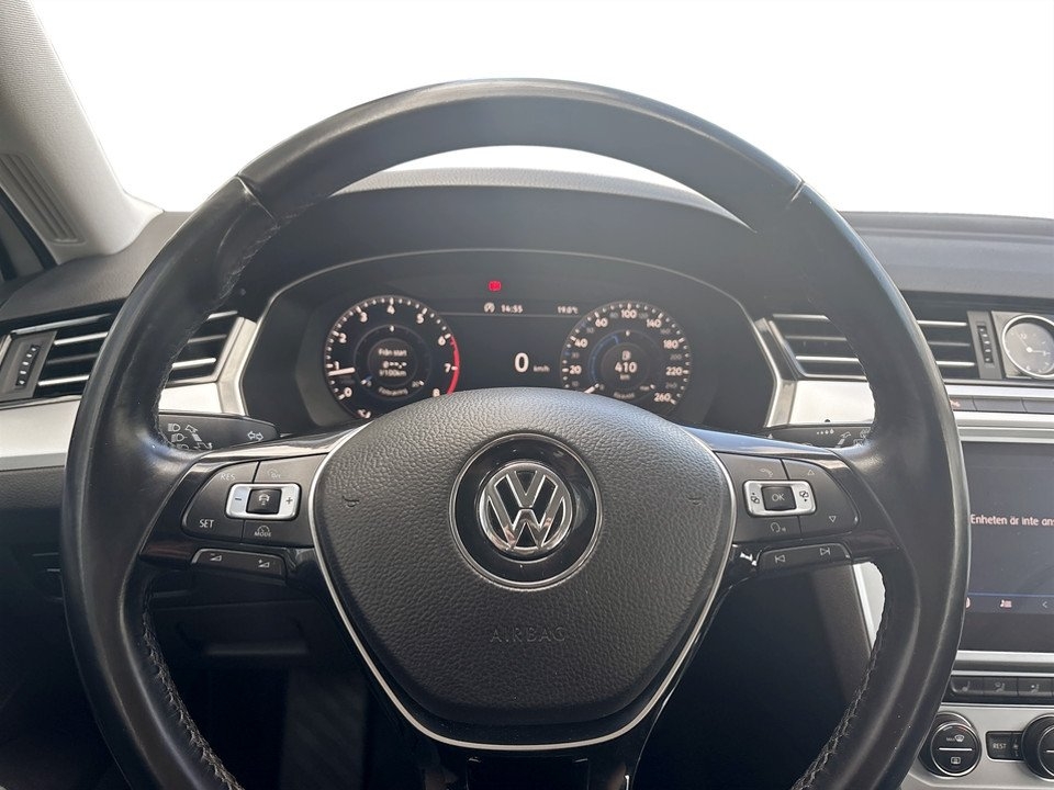 Volkswagen Passat 2018, bild 7/10