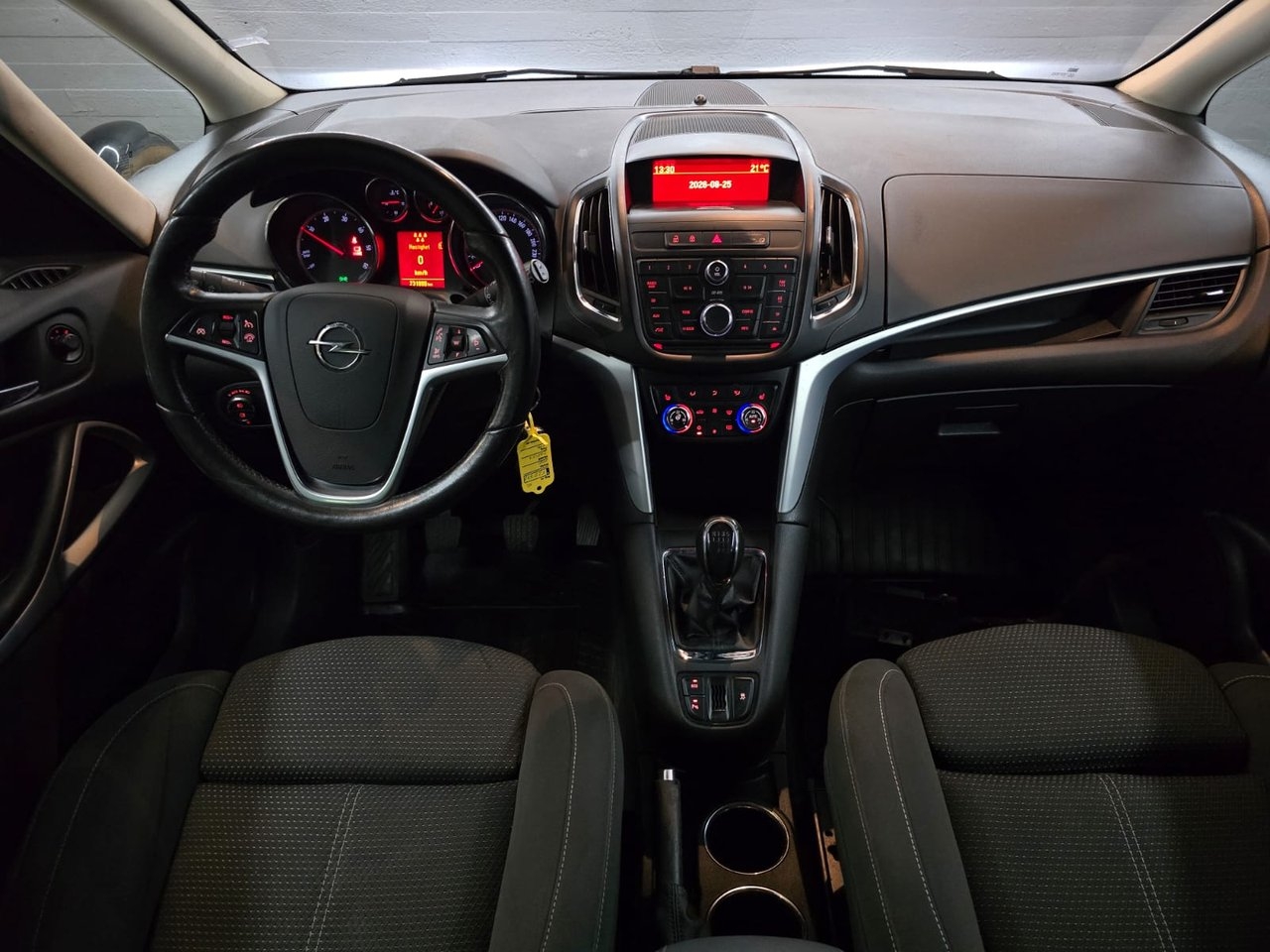Opel Zafira Tourer 2013, photo 5/8