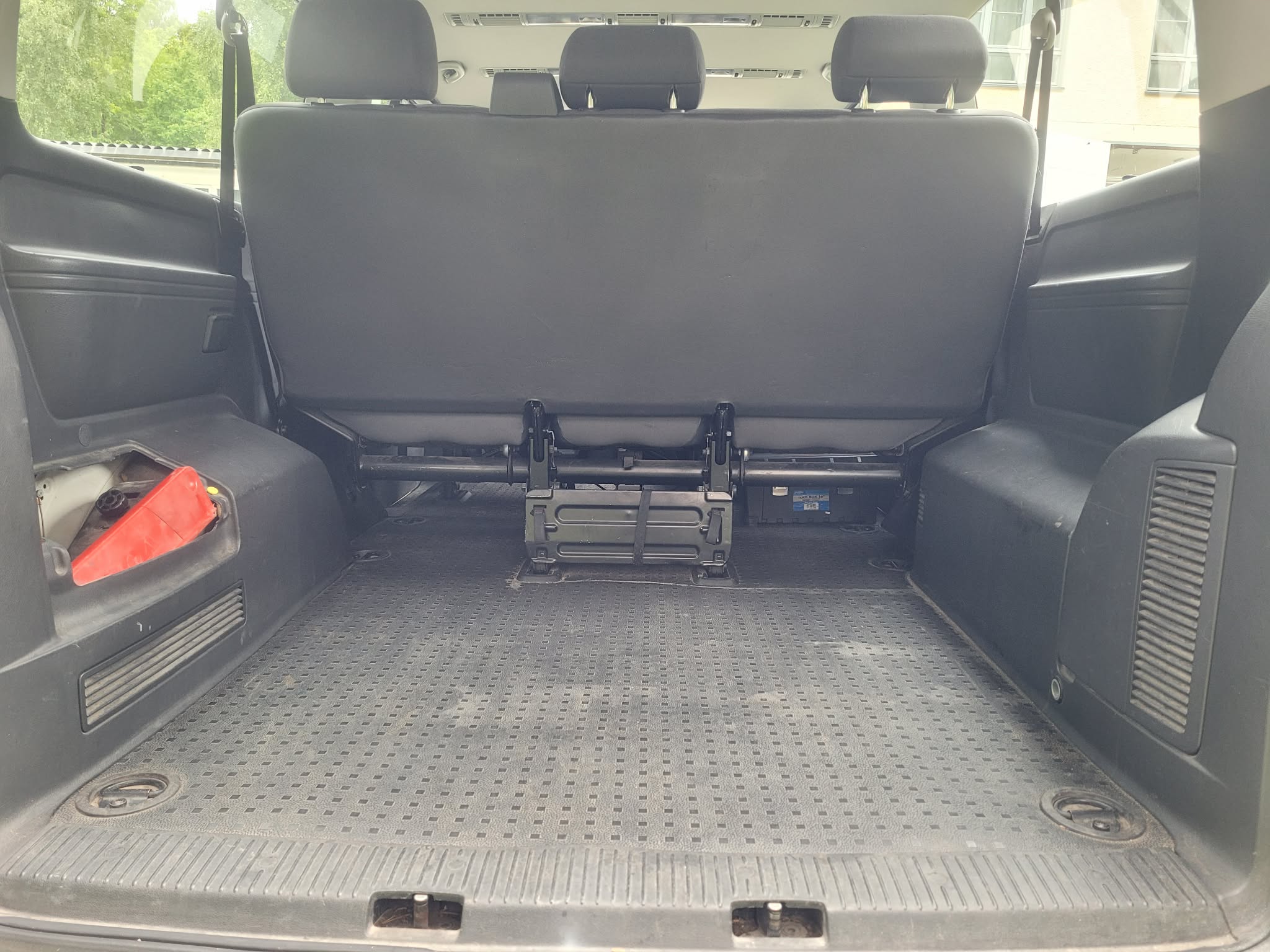 Volkswagen Caravelle 2.0 TDI BMT Manuell 2010, bild 7/10