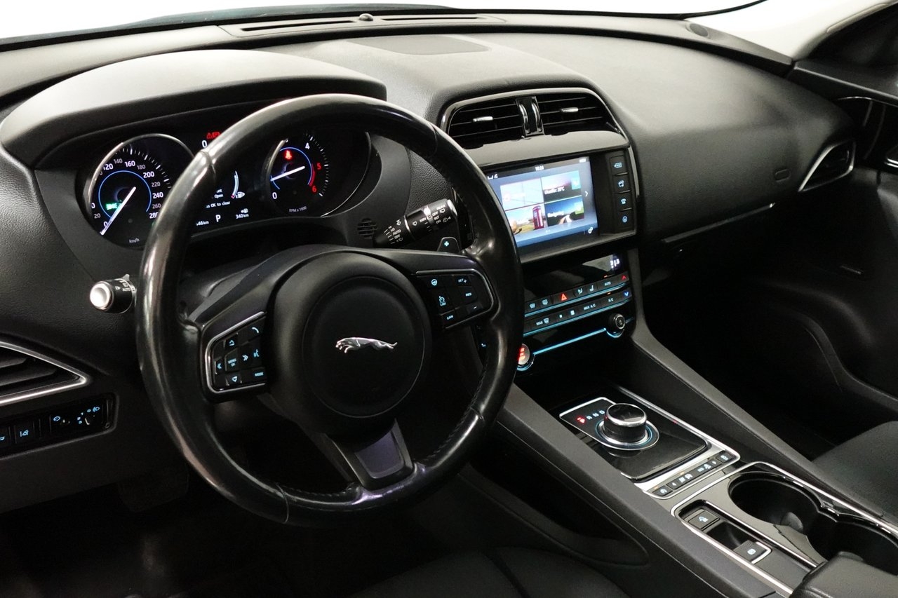 Jaguar F-Pace 20d AWD 2017, bild 4/10