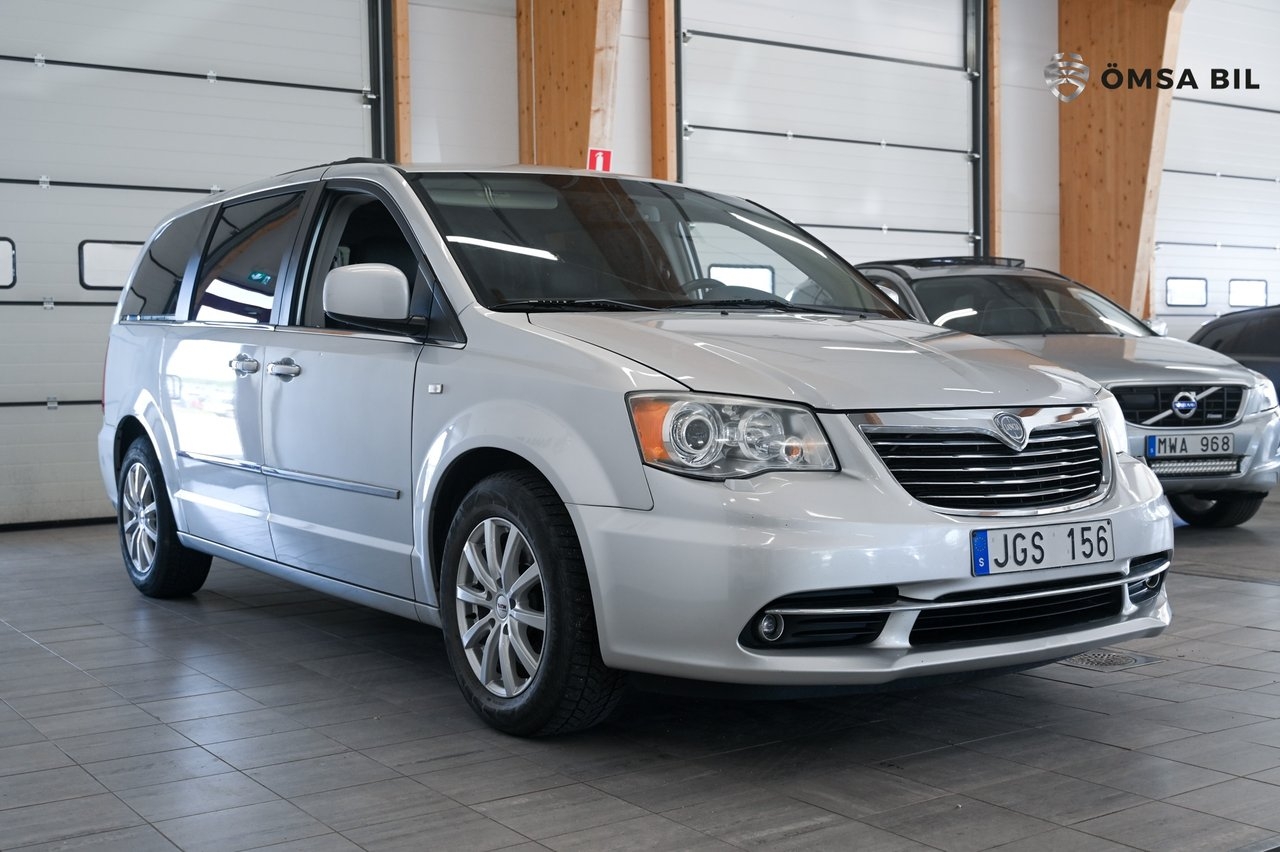 Lancia Voyager 2.8 LX 7-Sits Skinn 163hk 2012, photo 3/10