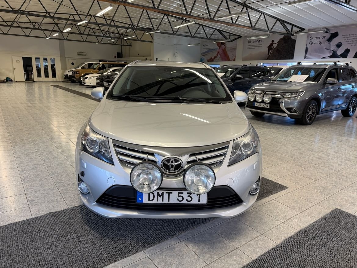 Toyota Avensis Edition 50 2015, kuva 2/10