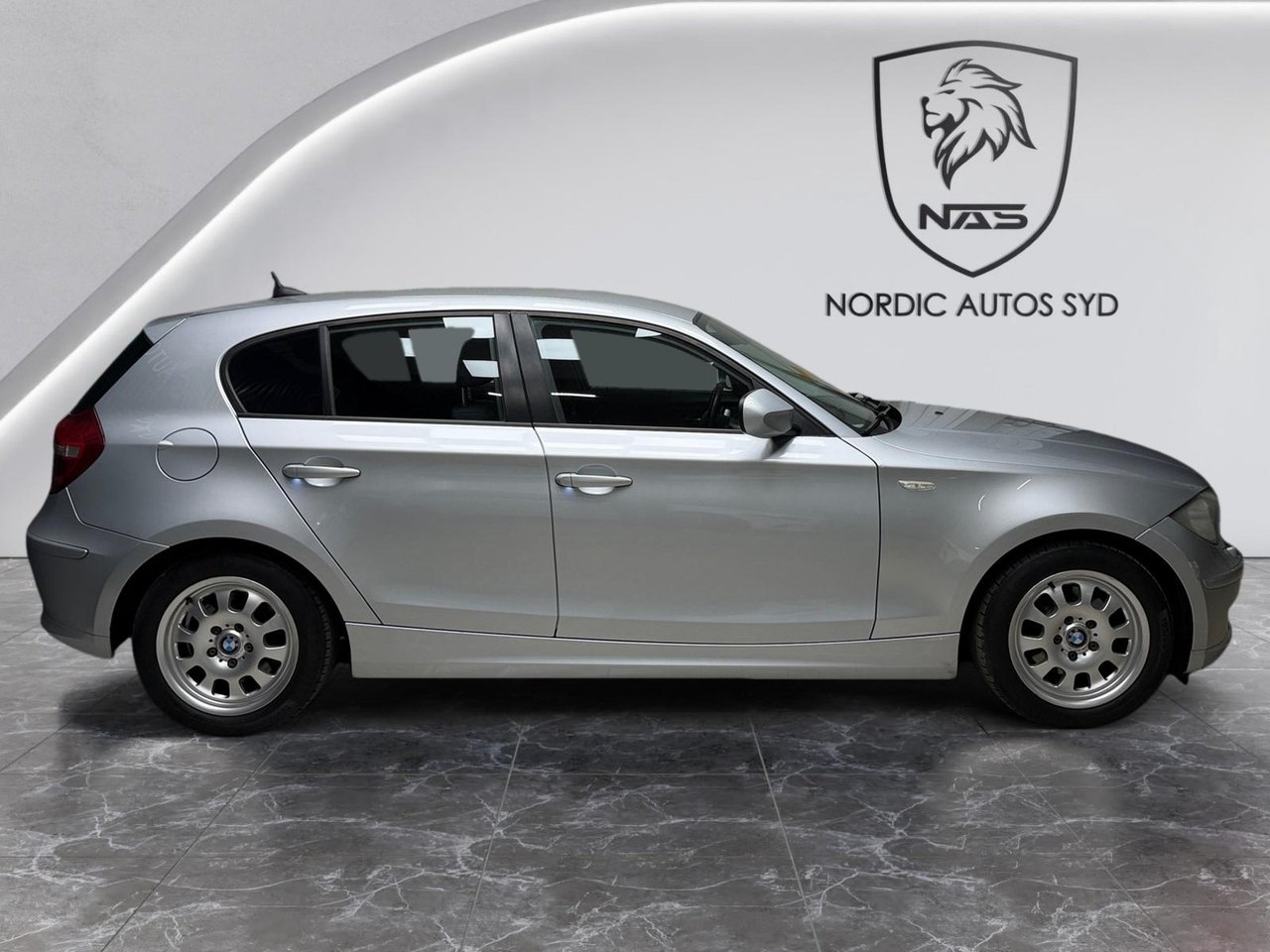 BMW 118 2011, bild 7/10