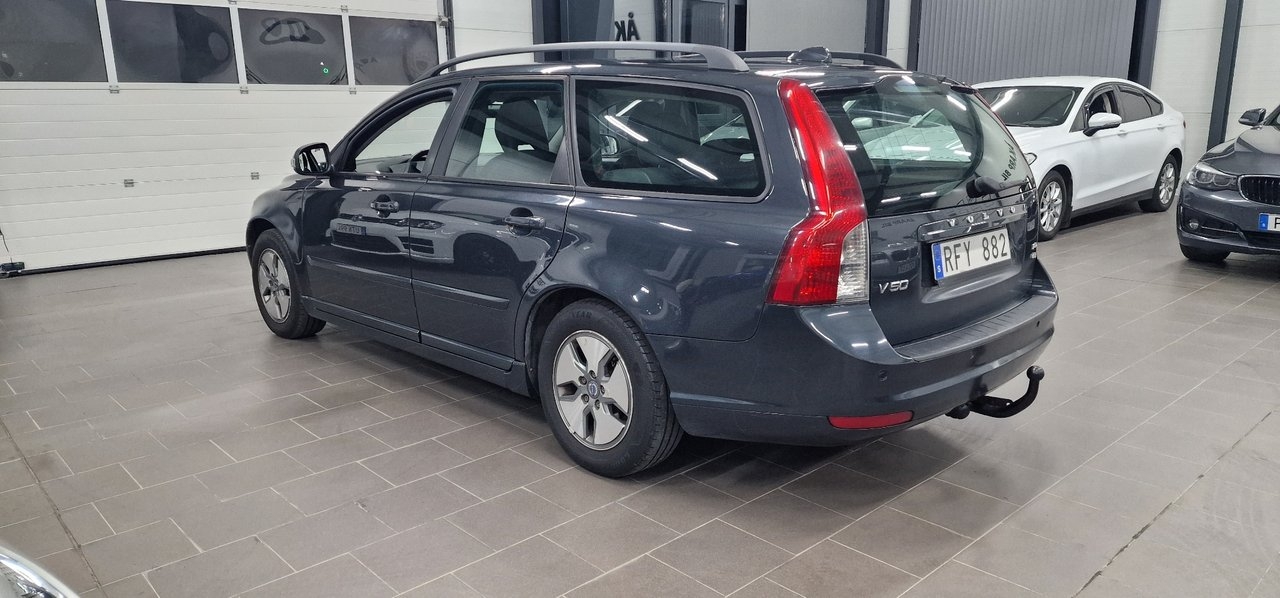 Volvo V50 1.6 D Momentum Dragkrok 2010, bild 7/10