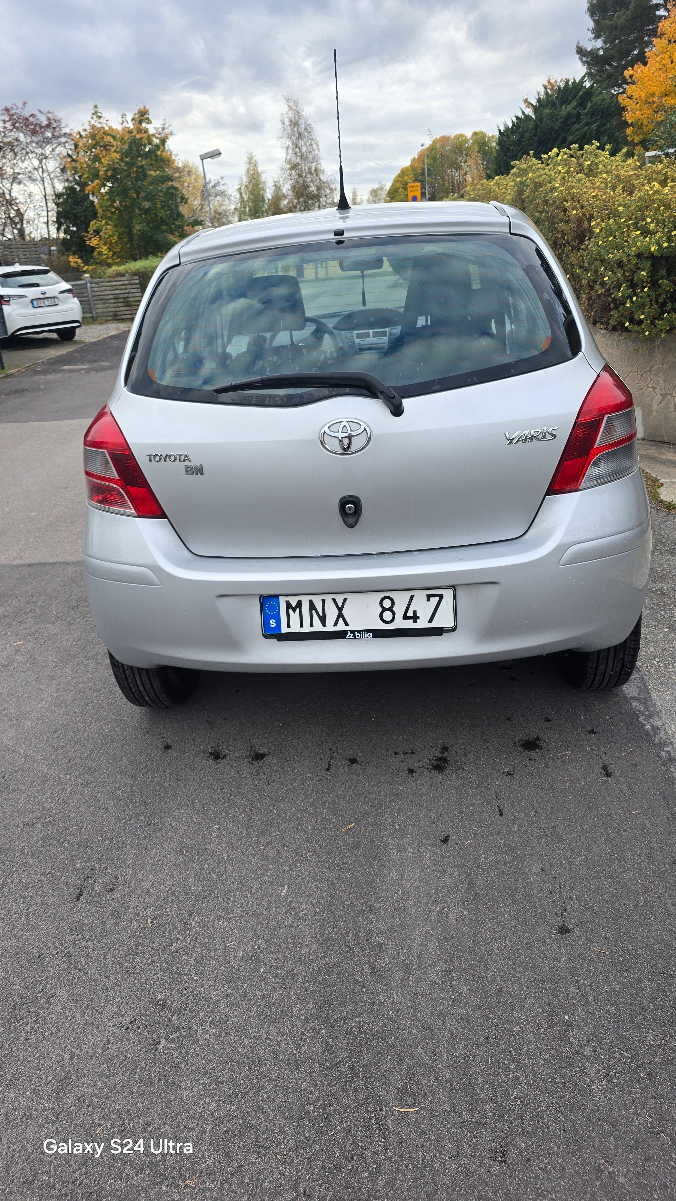 Toyota Yaris 5-dörrar 1.0 VVT-i Manuell 2011, bild 6/6