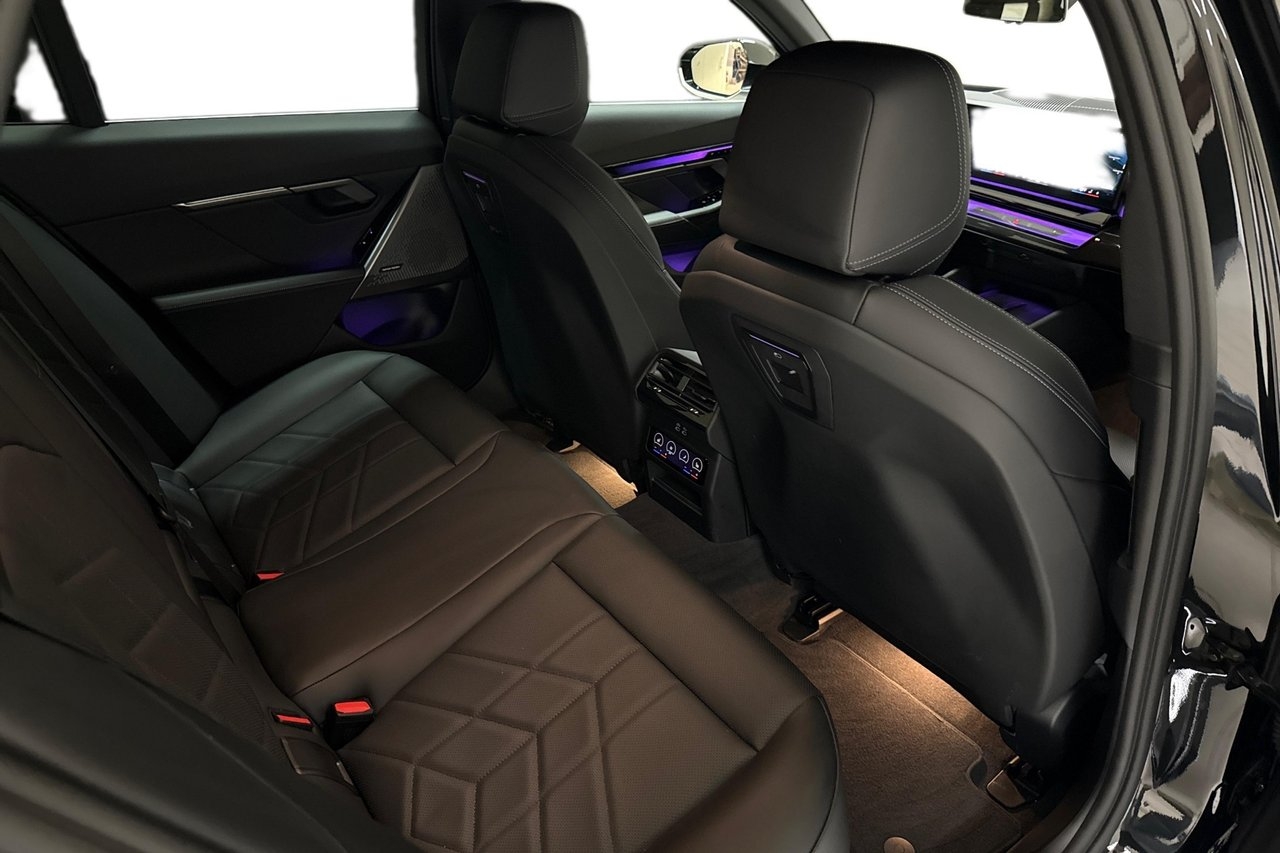 BMW 530 e M Sport / Innovation / H/K 2025, bild 7/10