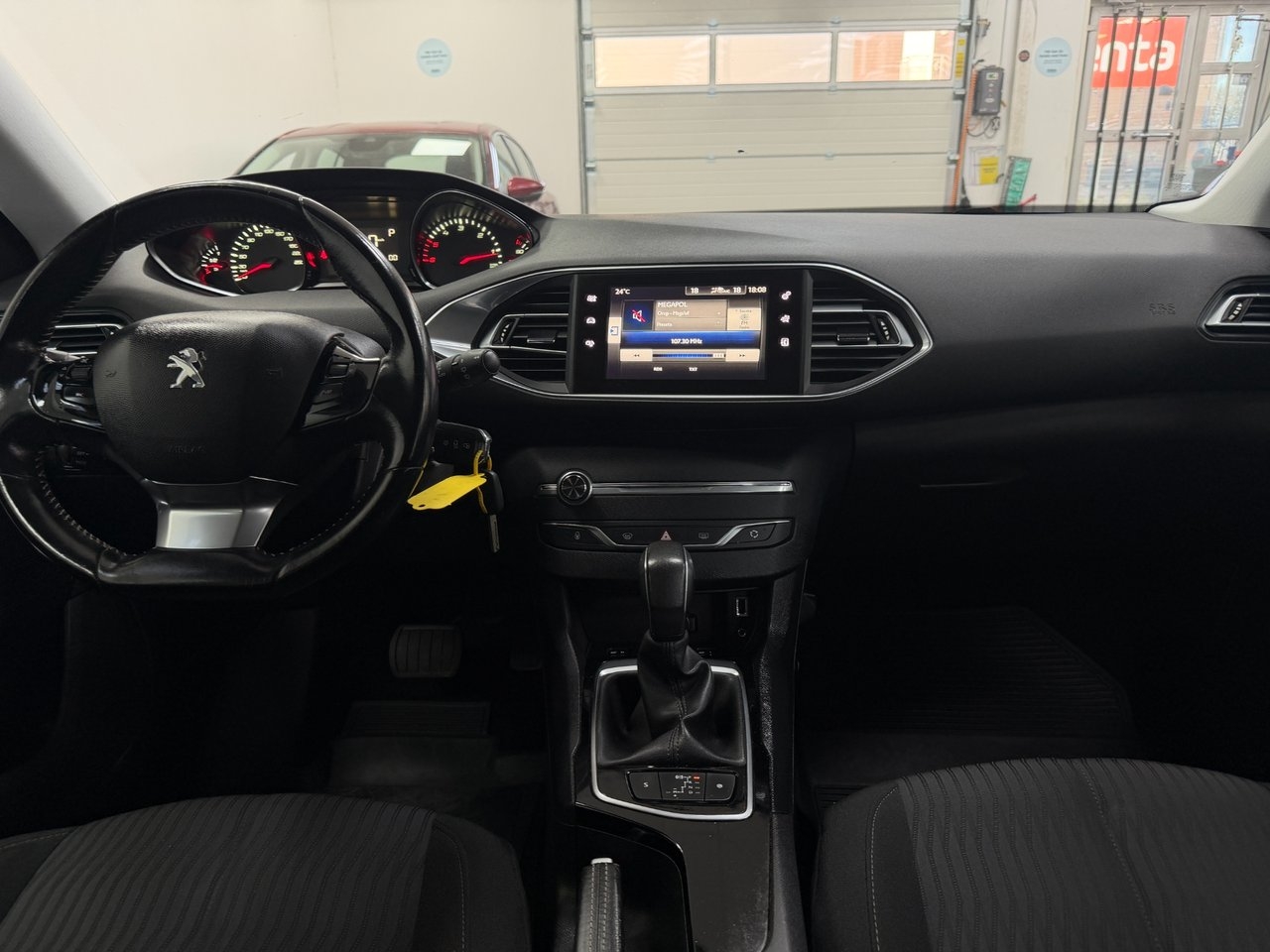 Peugeot 308 2016, bild 7/10