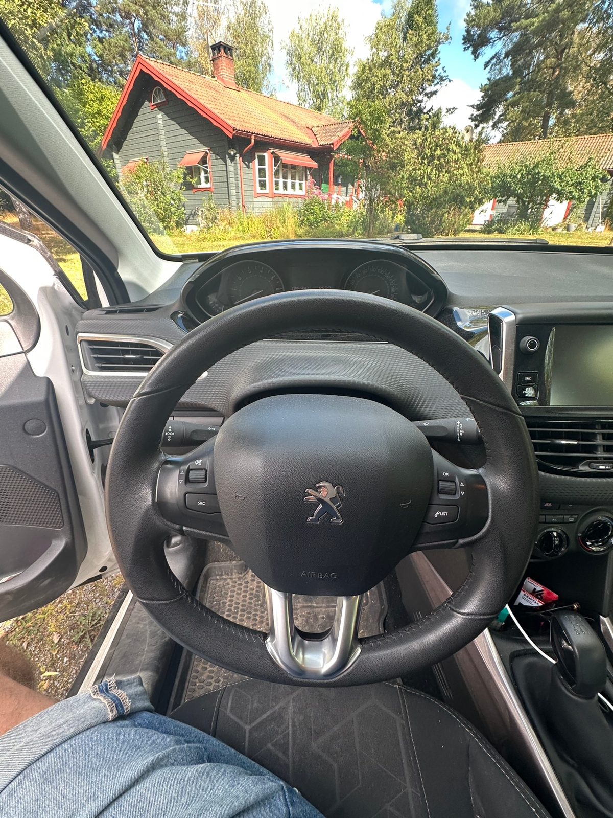 Peugeot 2008 1.2 VTi Manuell 2016, bild 6/10